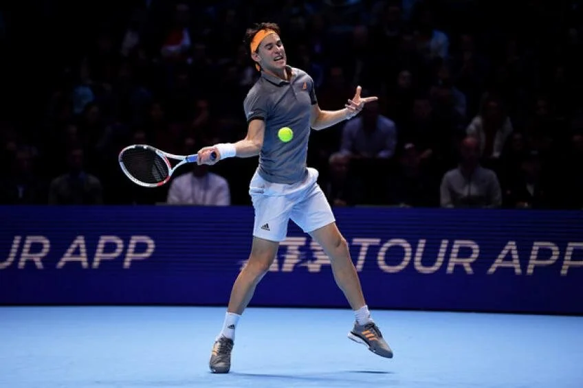 What is the correct foot angle for the forehand?