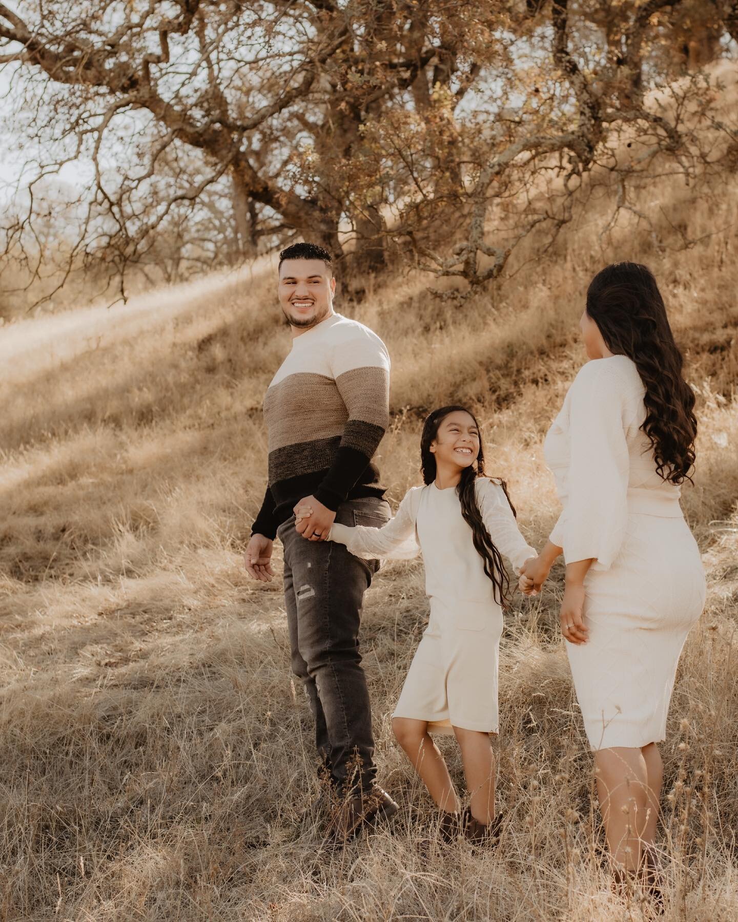 It makes us incredibly happy to know that we can help create beautiful memories for you guys, moments captured that you will one day sit down and look back at 🤍
.
.
.
#familyphotographer #gameoftones #familyphotography #momandme #walnutcreekphotogra
