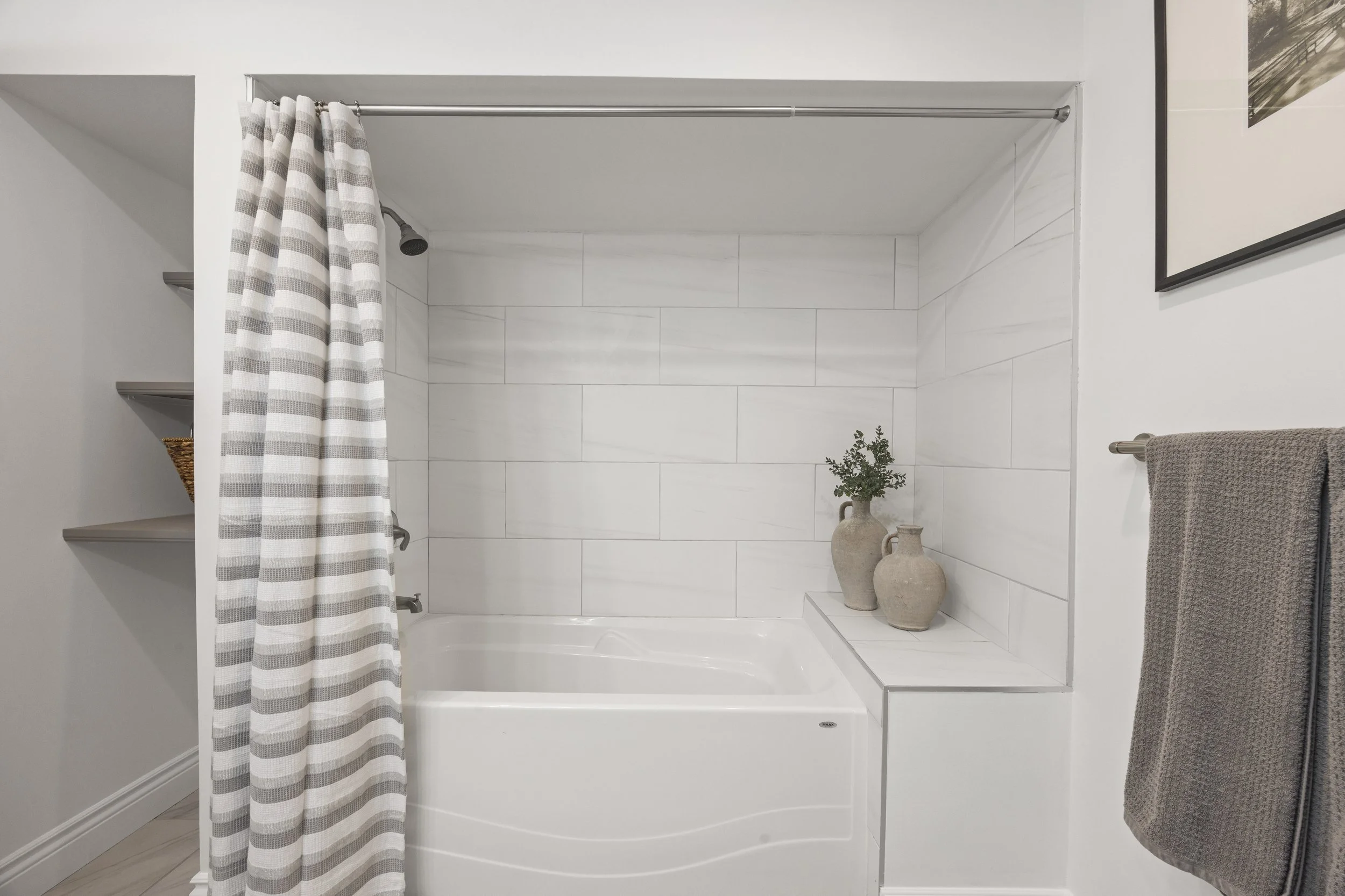10-2080 Beaverbrook Ave -35.JPG