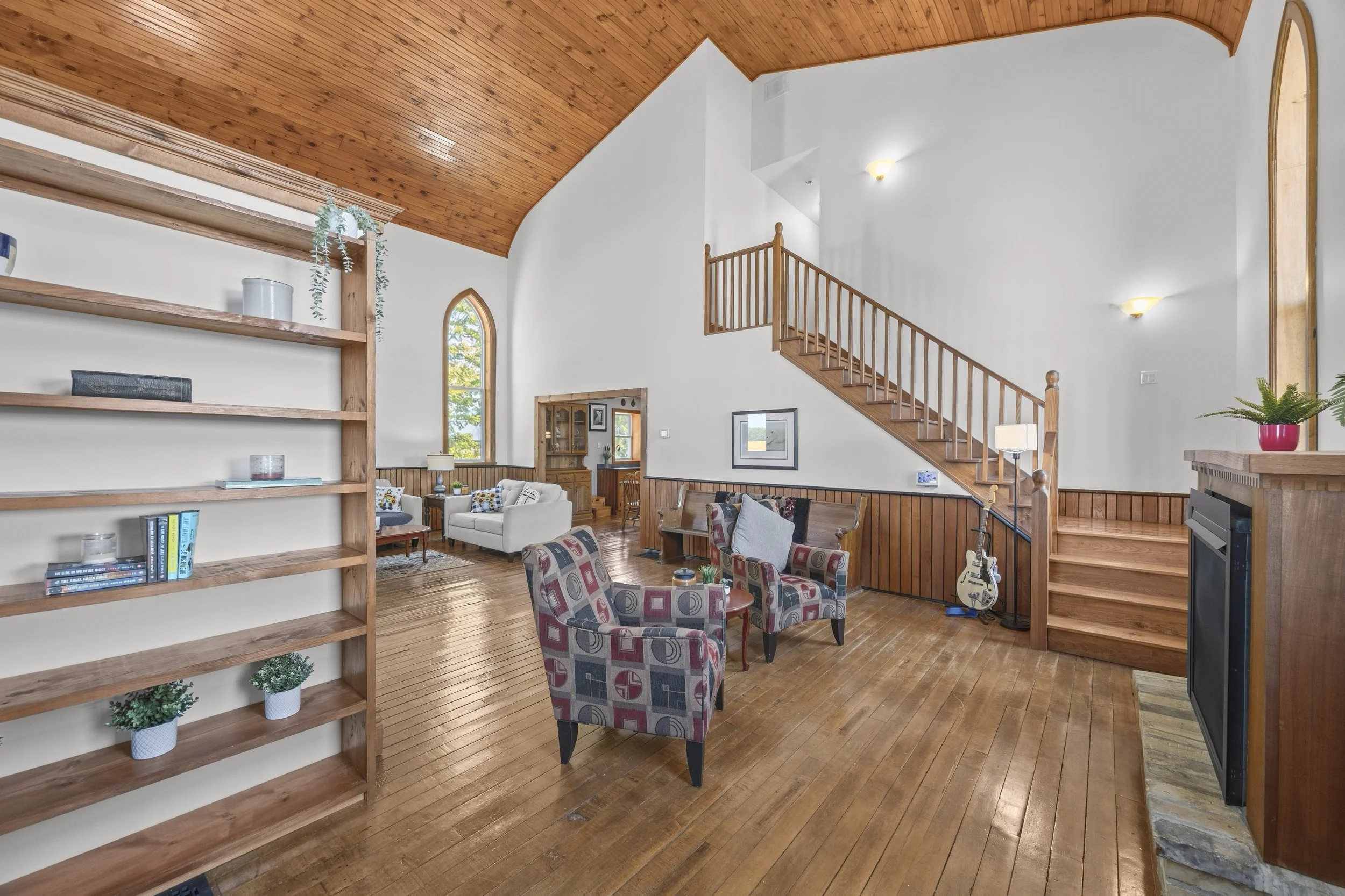 3229 Mcgillivray Dr -15.JPG