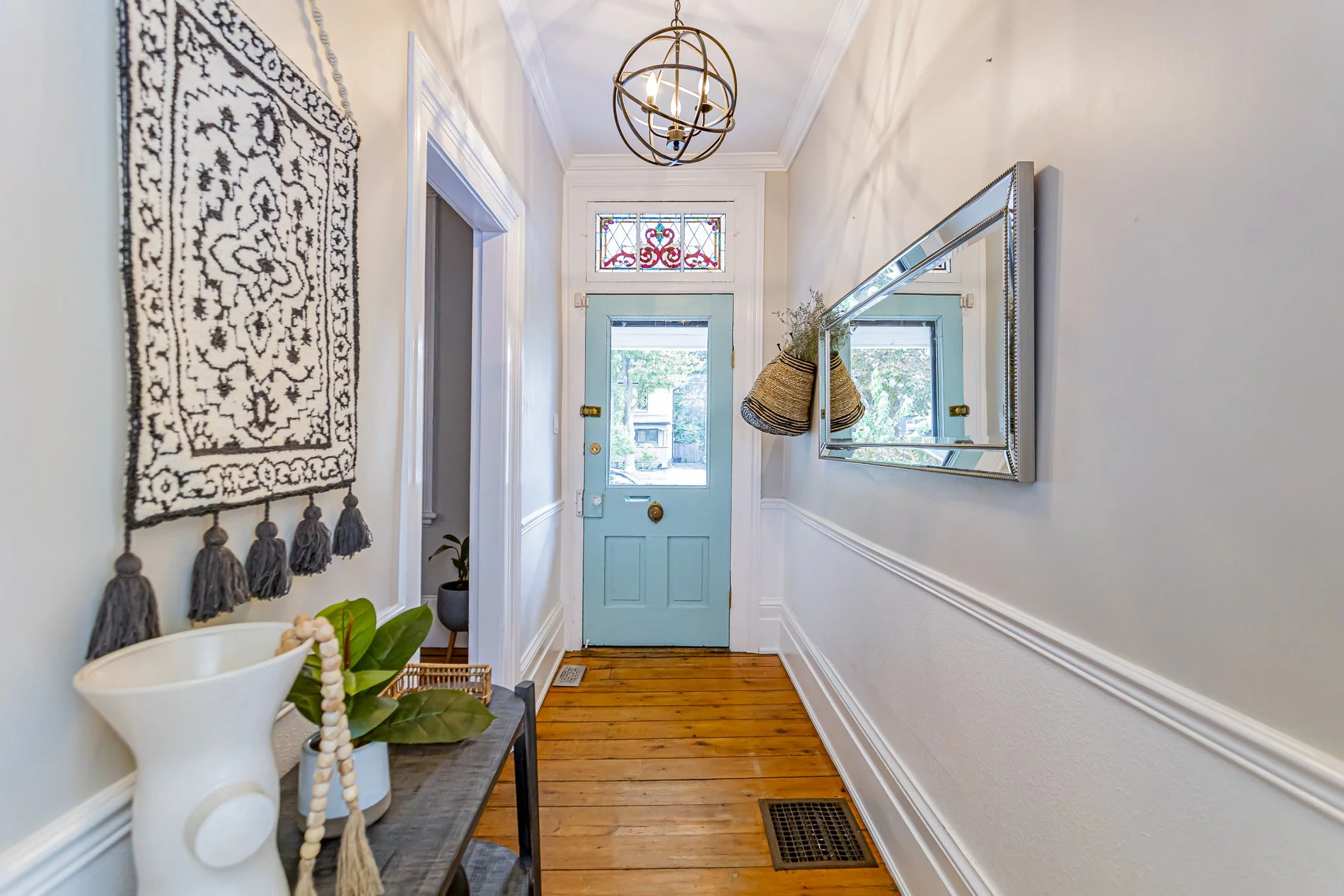 865 Colborne St_07.jpg