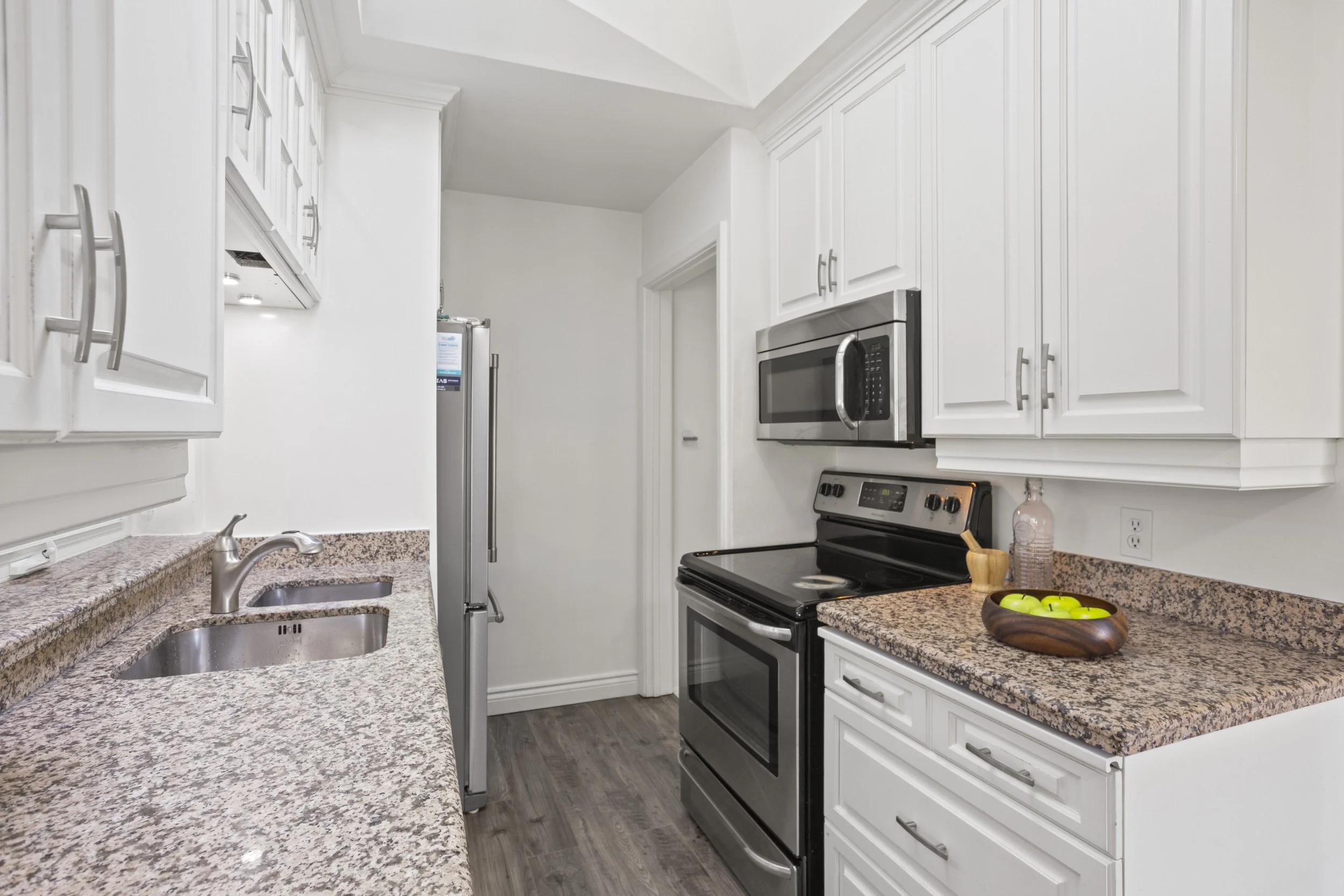 776 Oxford St  -28.JPG