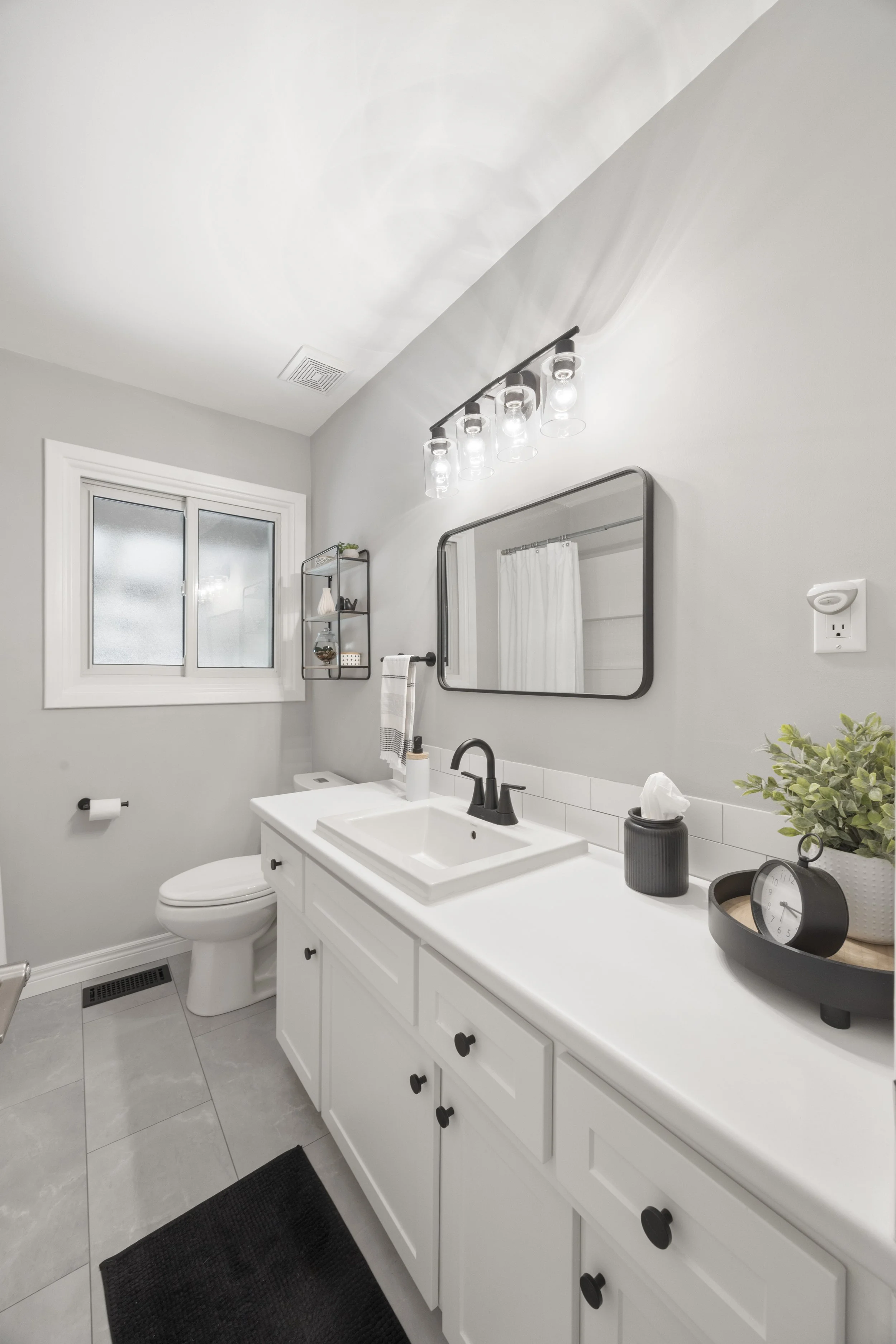 430 Magnolia Cres -26.JPG