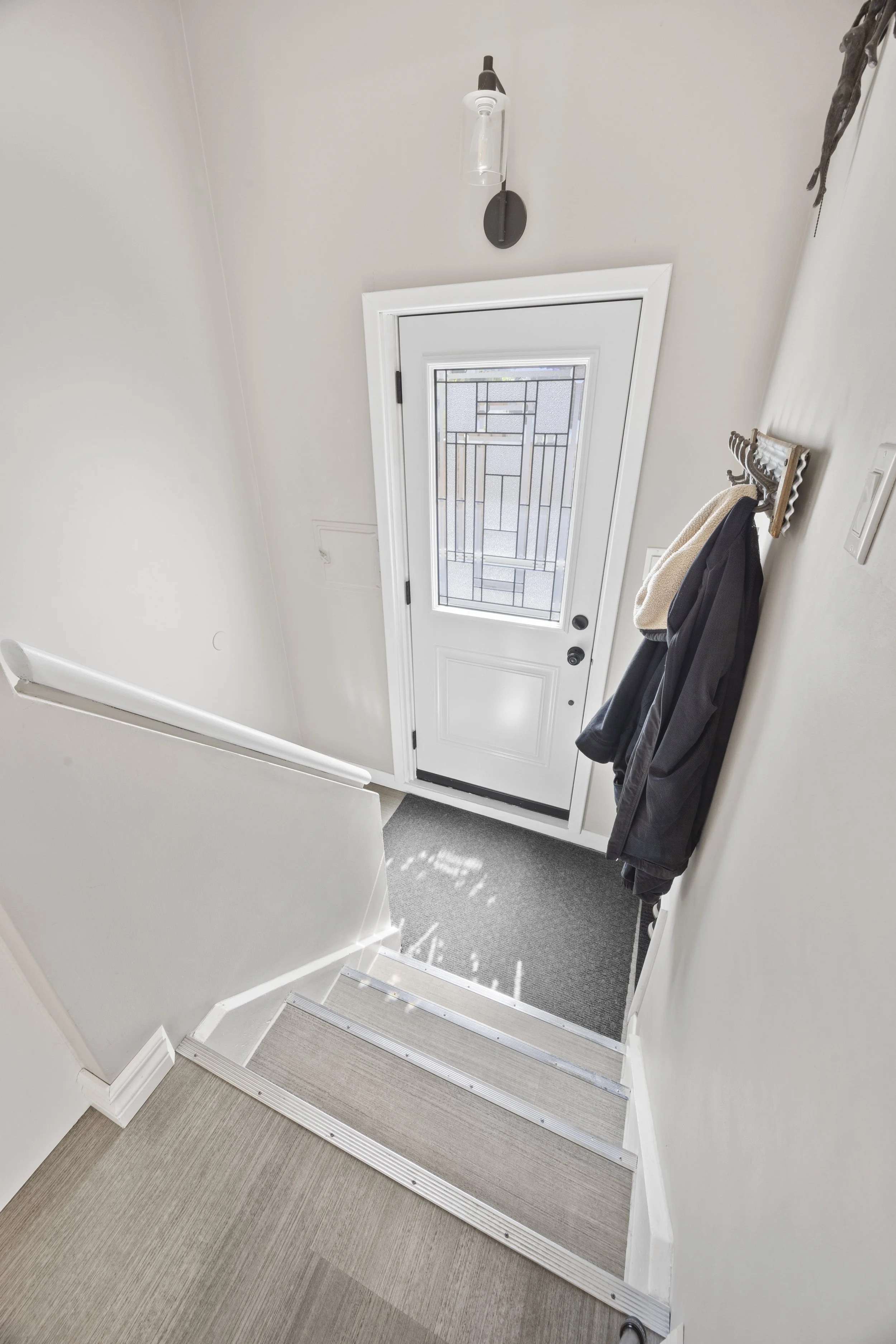 430 Magnolia Cres -28.JPG