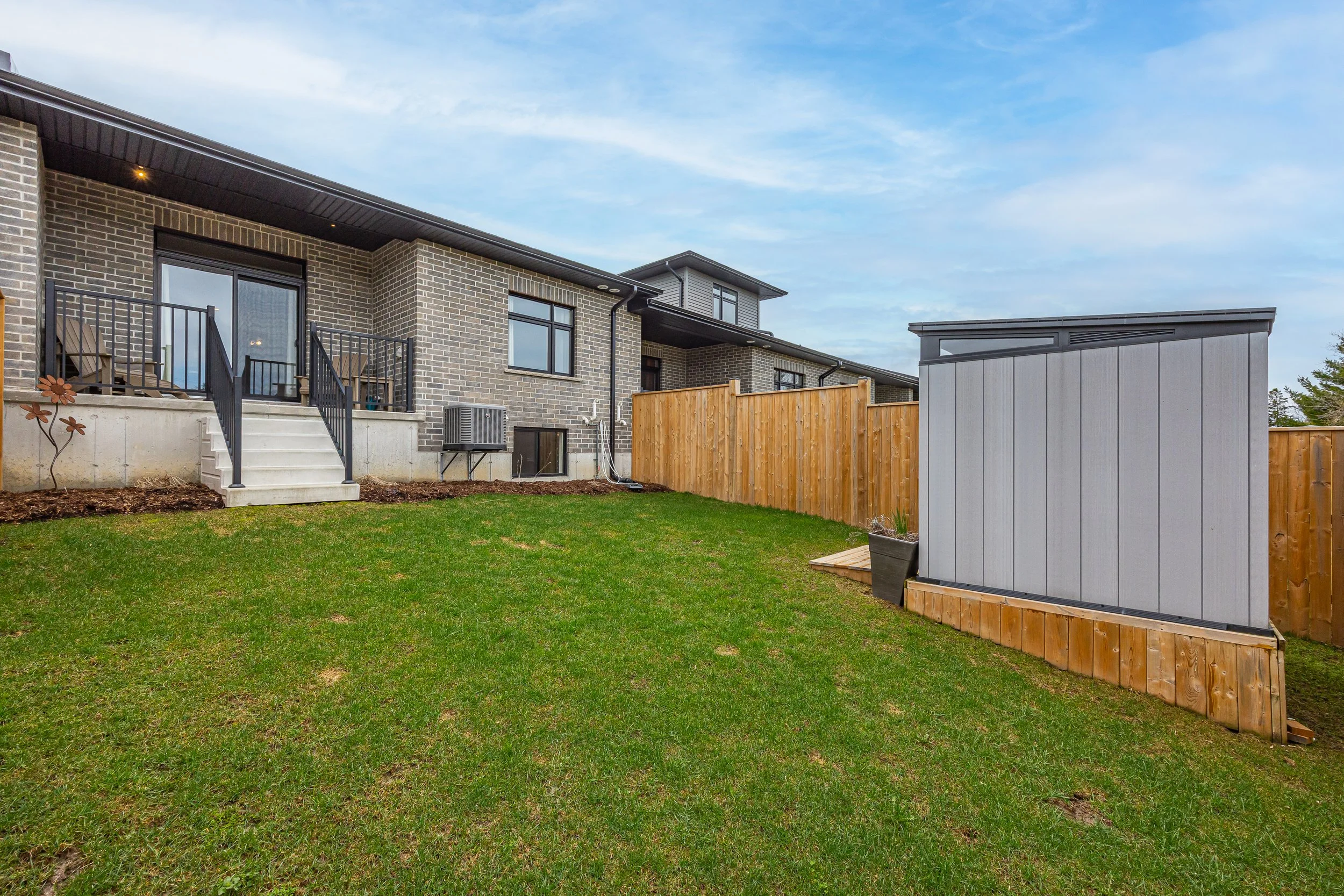 100 Rowe Ave -38.jpg