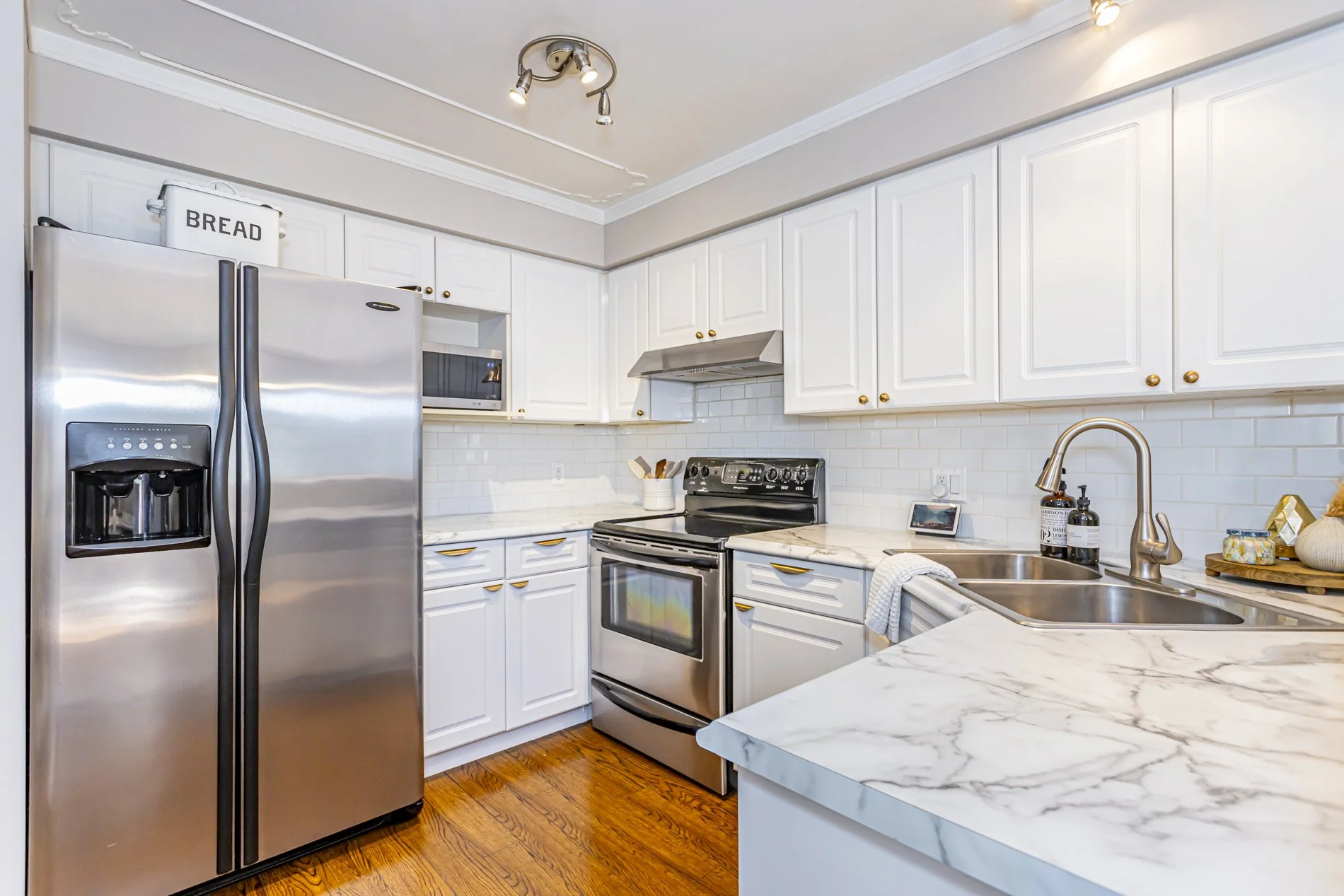 28-750 Osgoode Dr_16.JPG