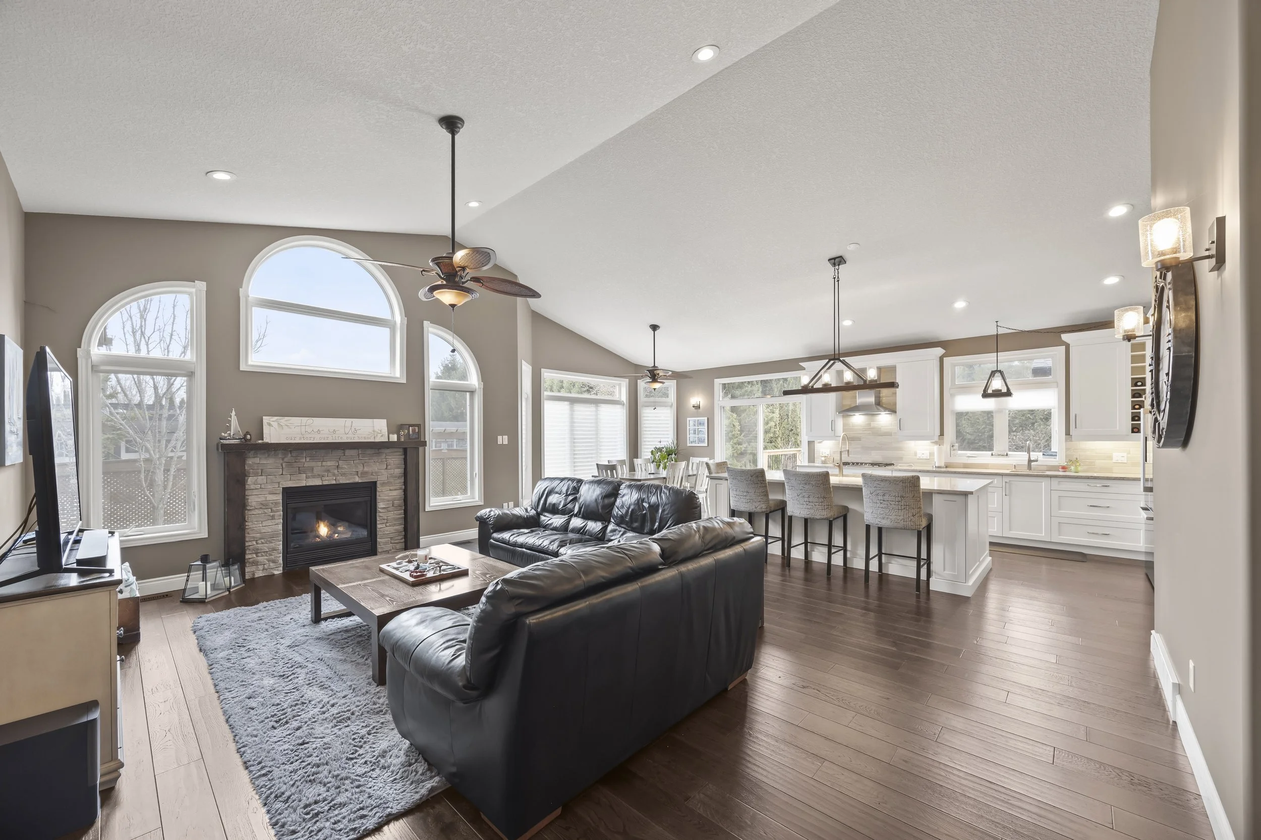 10159 Meadowlily Cres -08.JPG