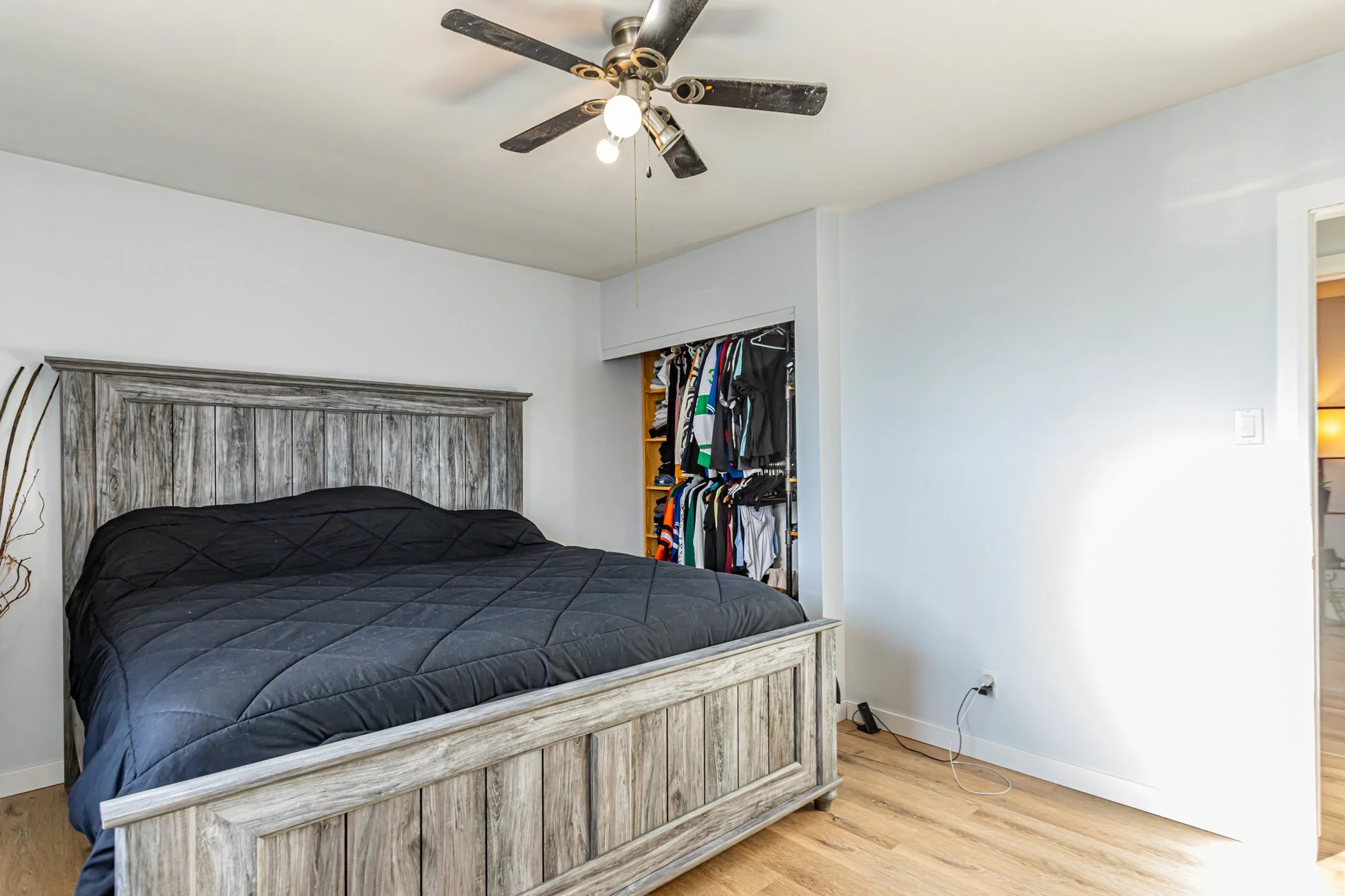 672 Alanbrook St-14.jpg