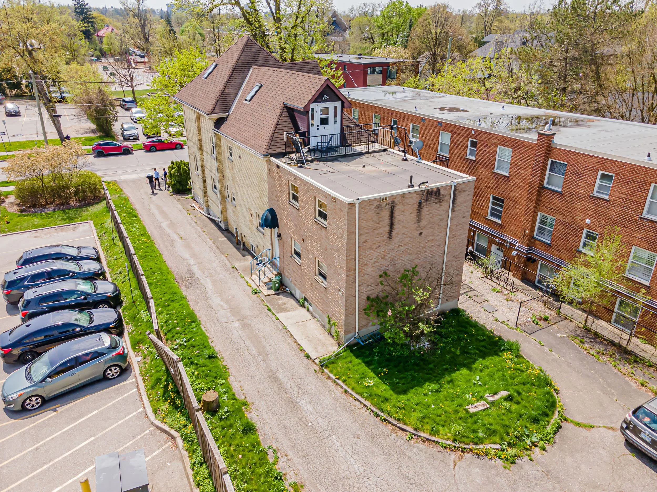 136 Elmwood Ave E-27.jpg