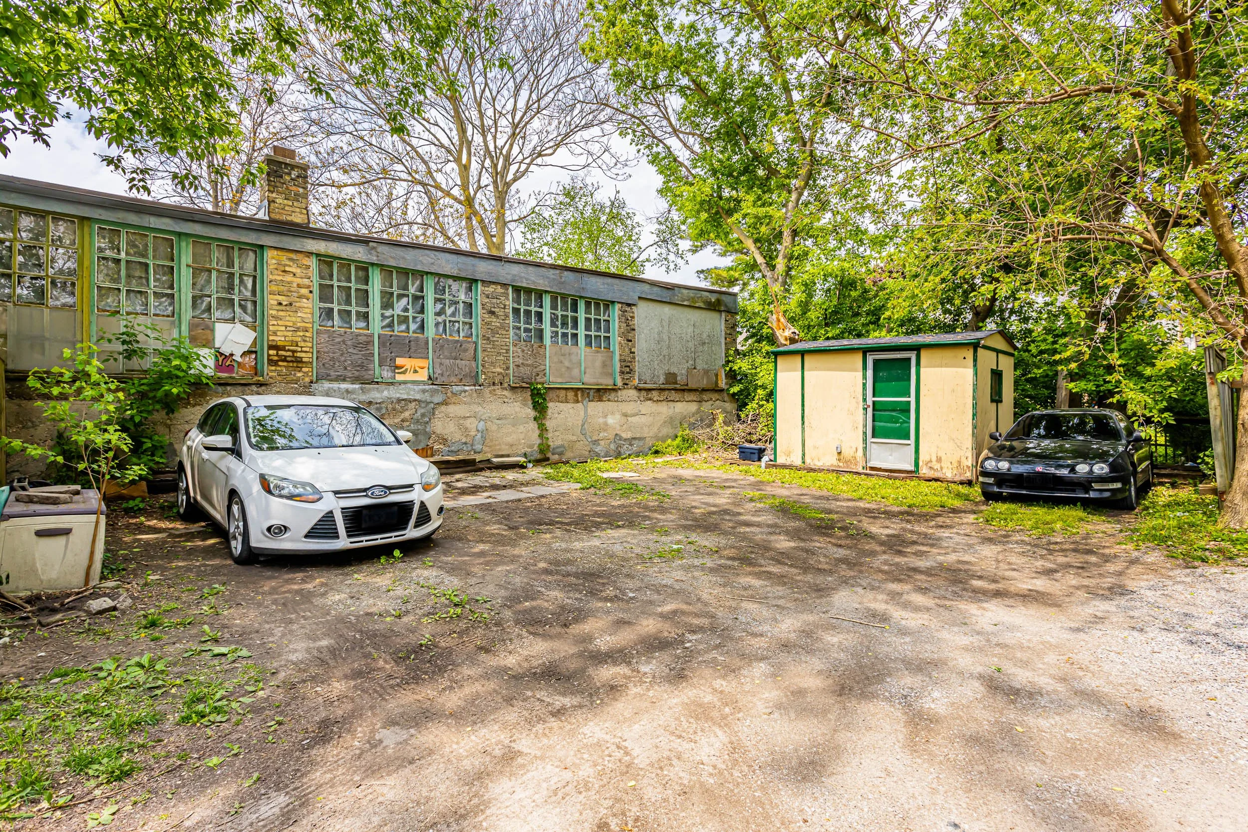 922 Dufferin Ave-12.jpg