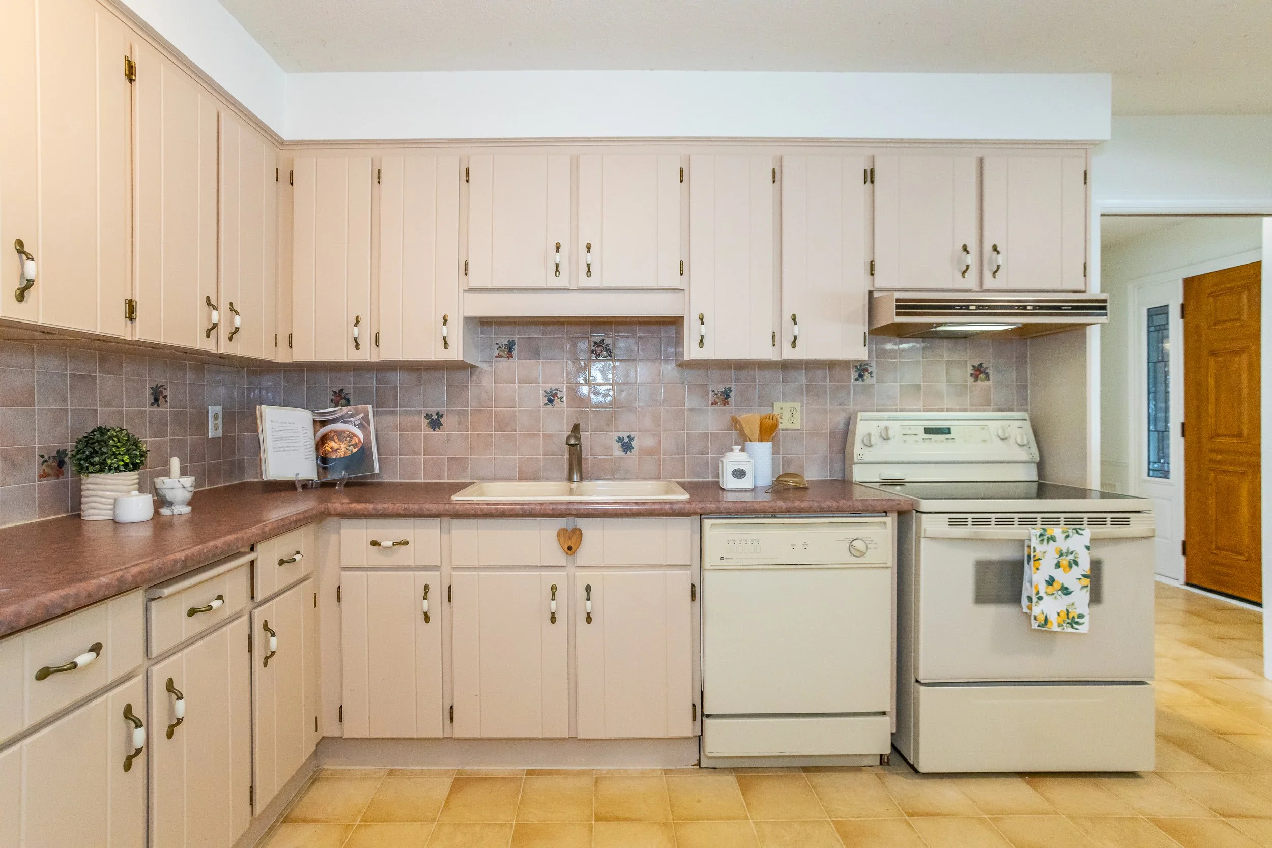 139 Springfield Cres-17.jpg