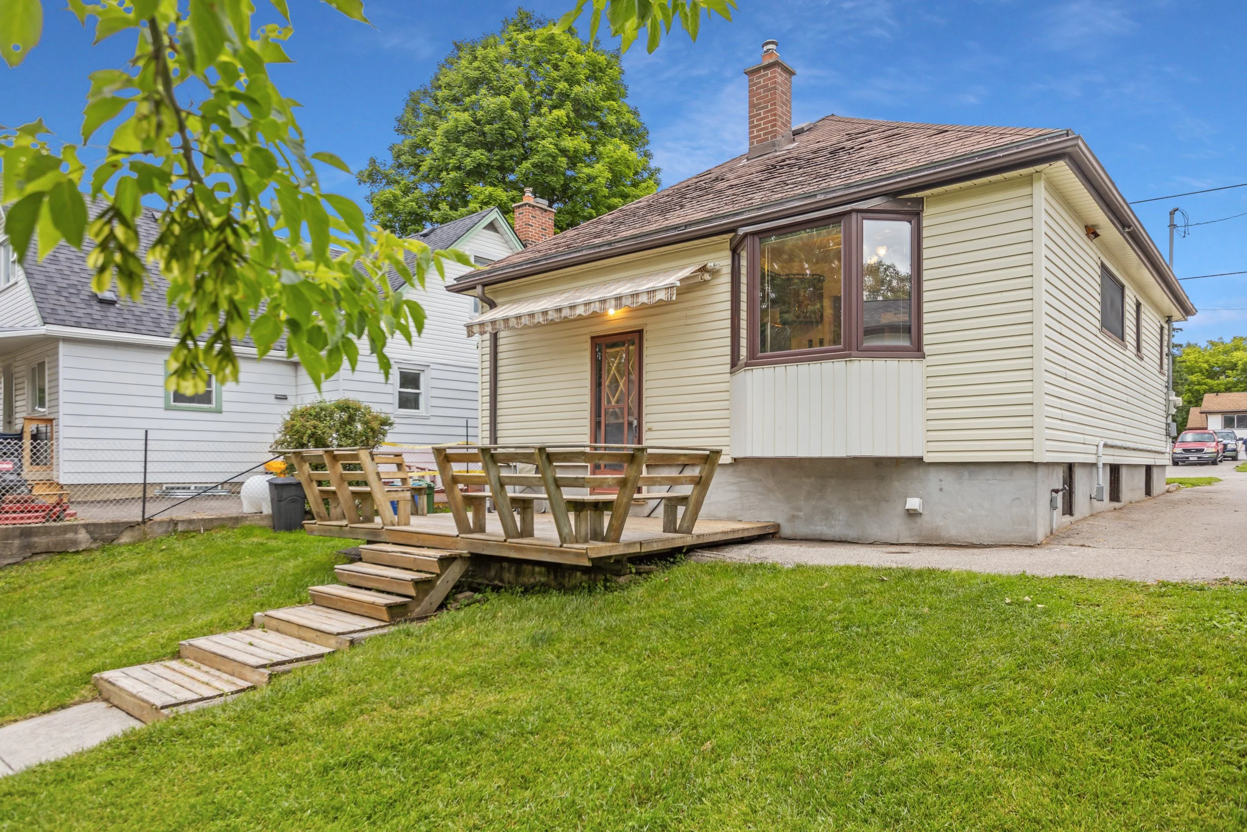 1871 Parkhurst Ave-26.jpg
