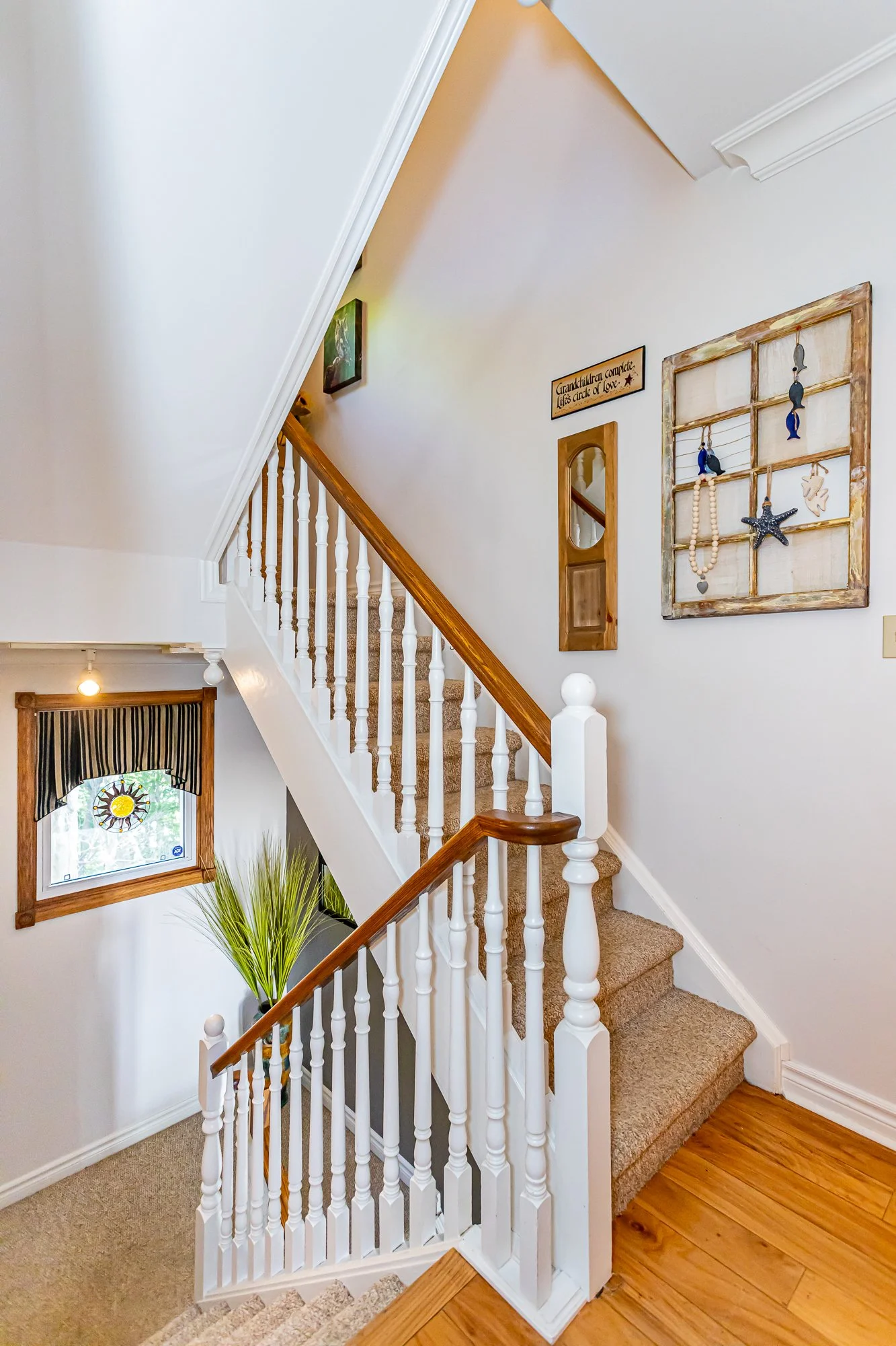 24-374 Front St-10.jpg