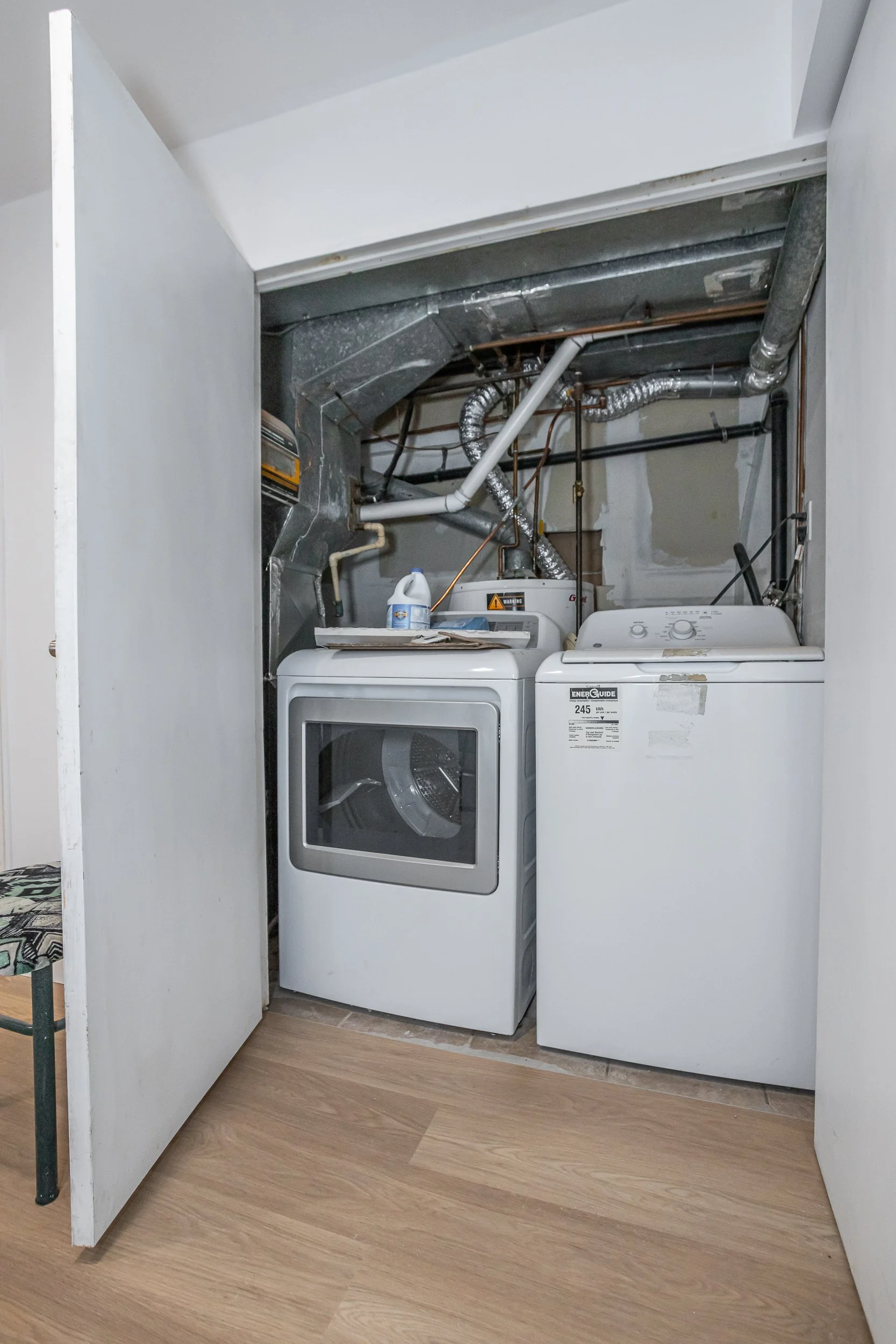 243 Bernard Ave-29.jpg