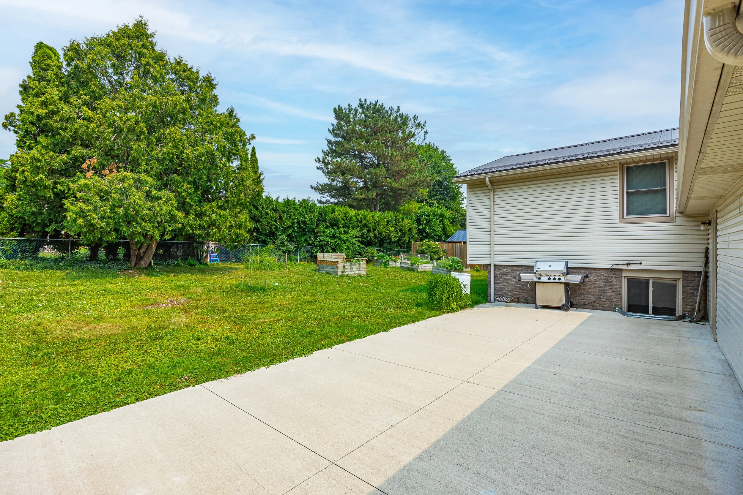 EXT - 708 Village Green Ave-17.jpg