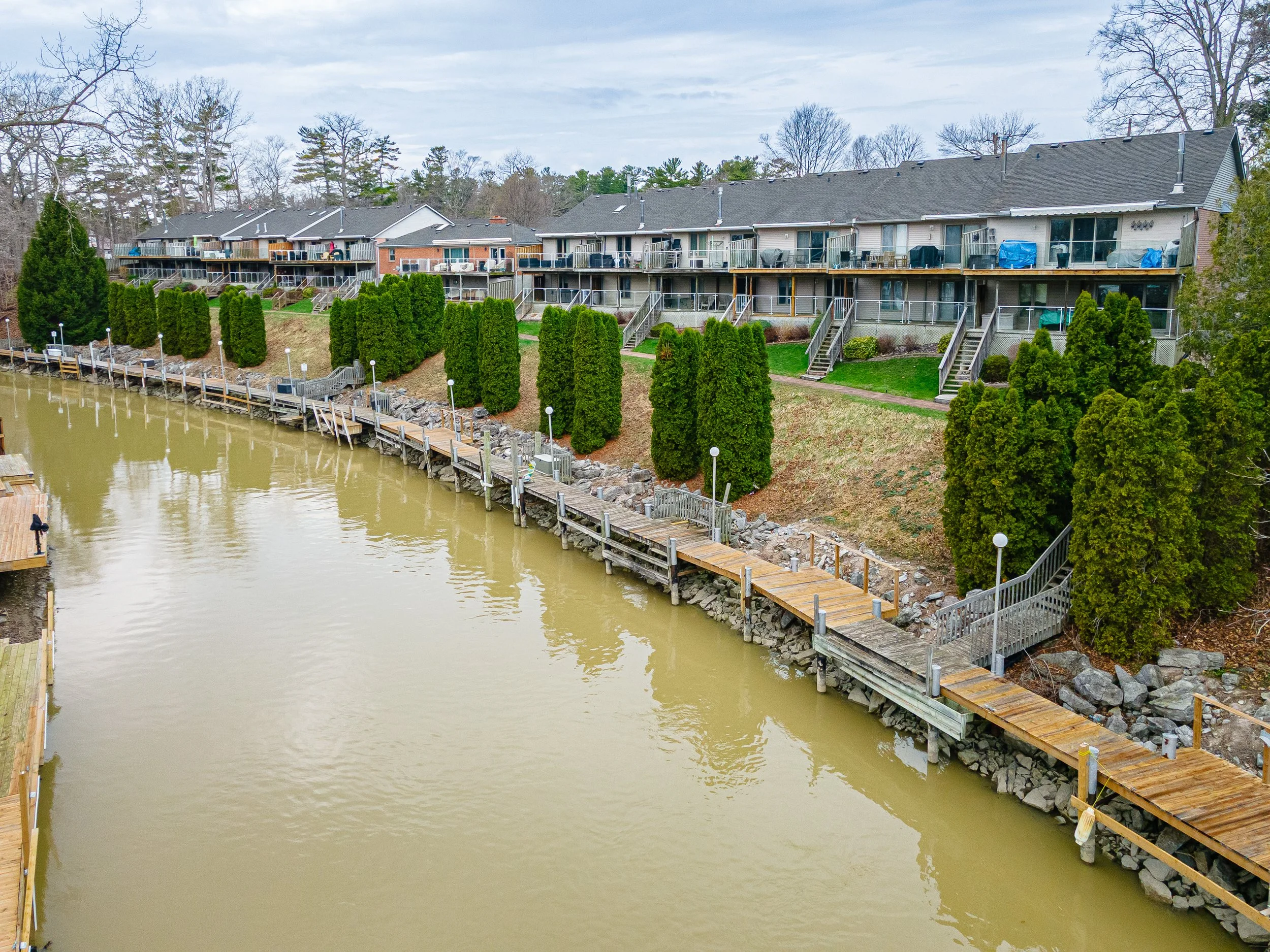 12-90 Ontario St S -50.jpg