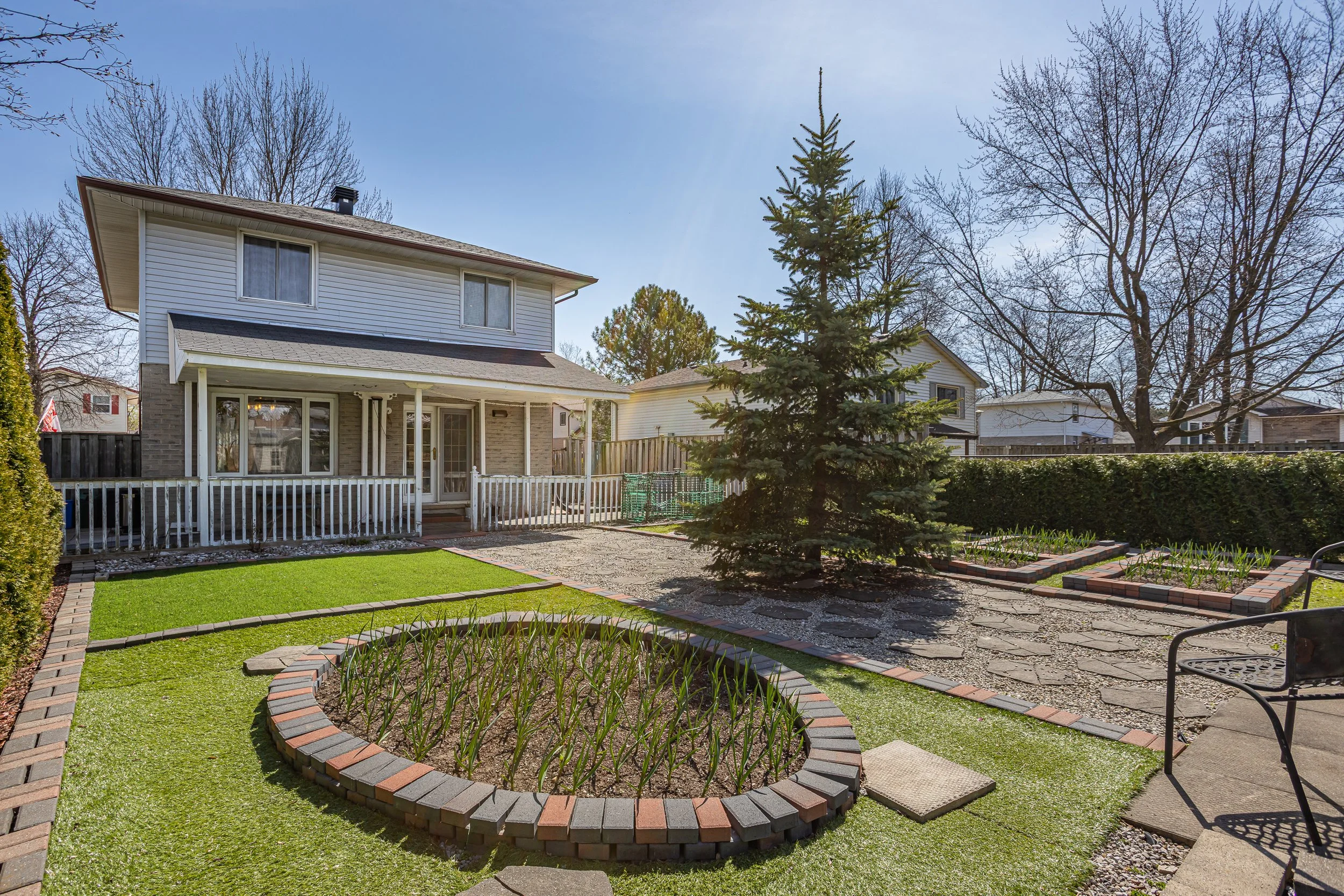 107 Ardsley Cres-36.jpg