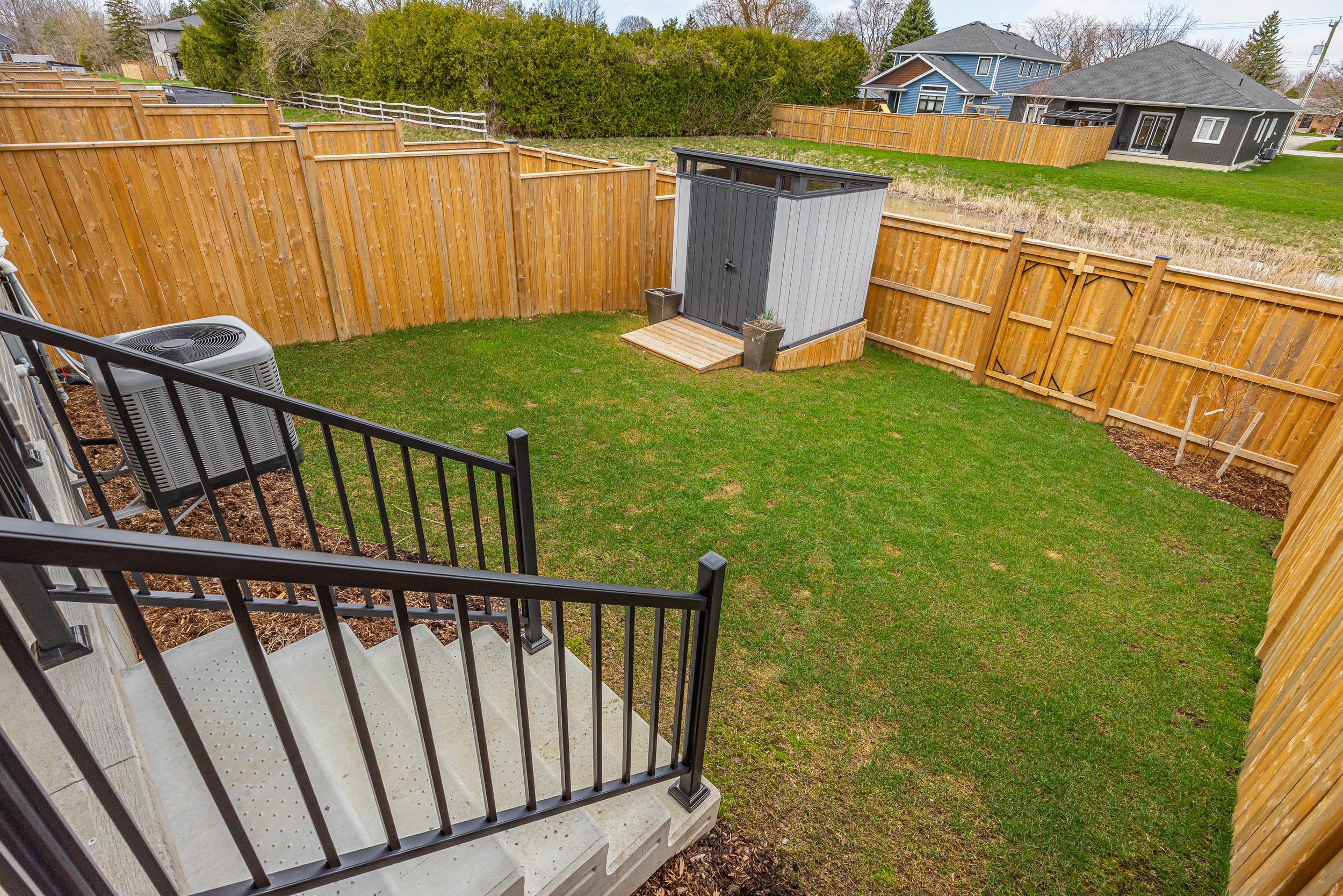 100 Rowe Ave -35.jpg