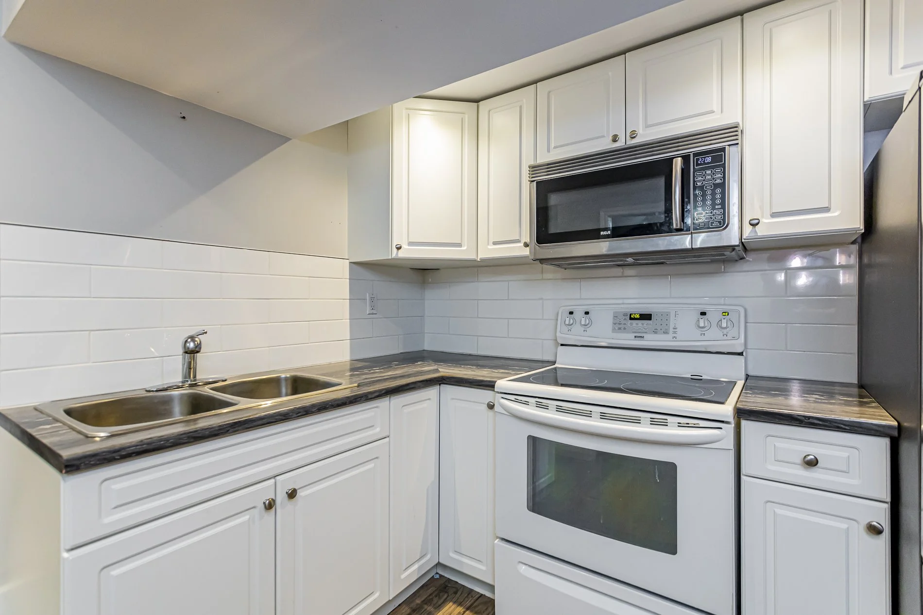 8 Edgemere Crescent_37.jpg