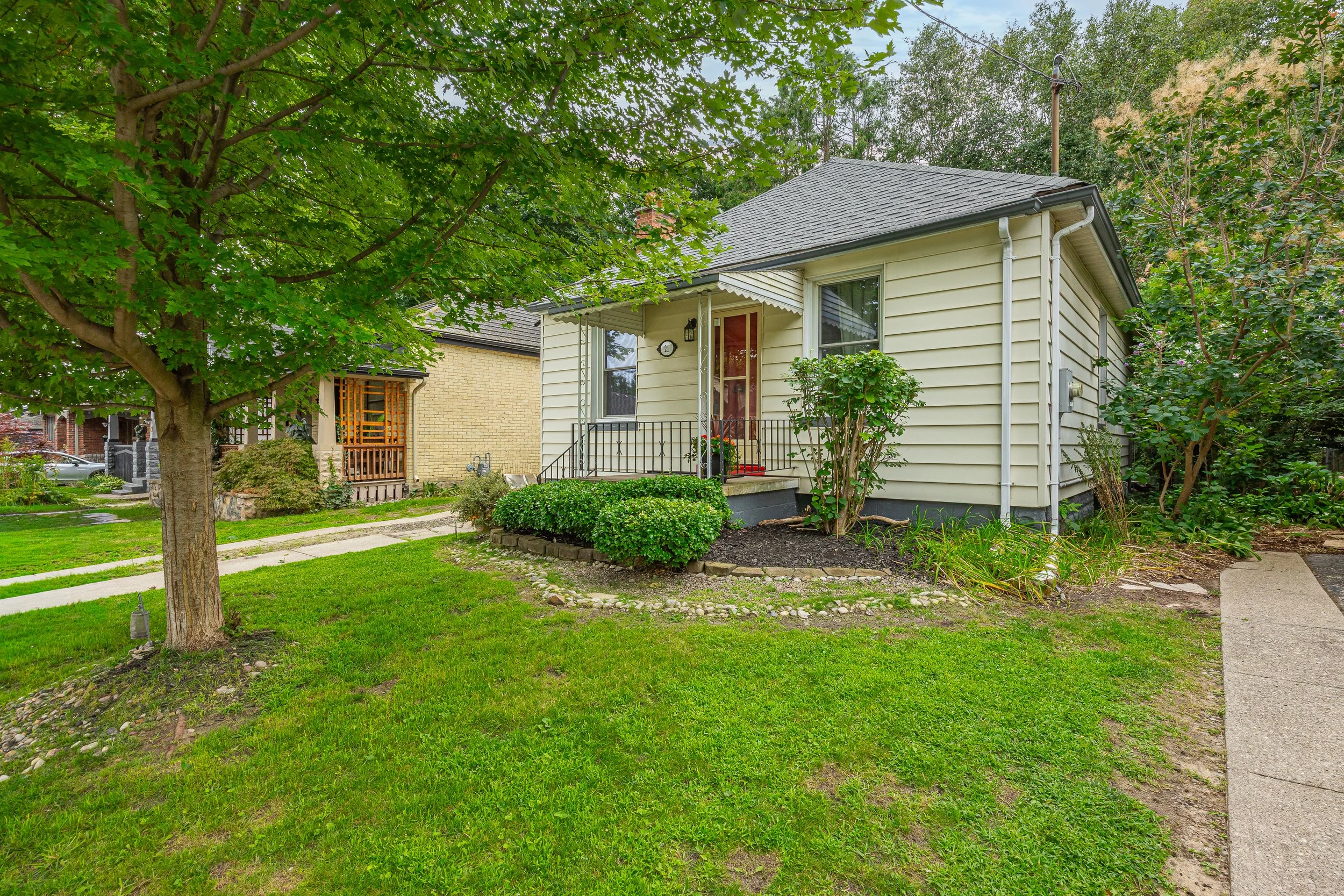 21 Wolseley Ave -02.jpg
