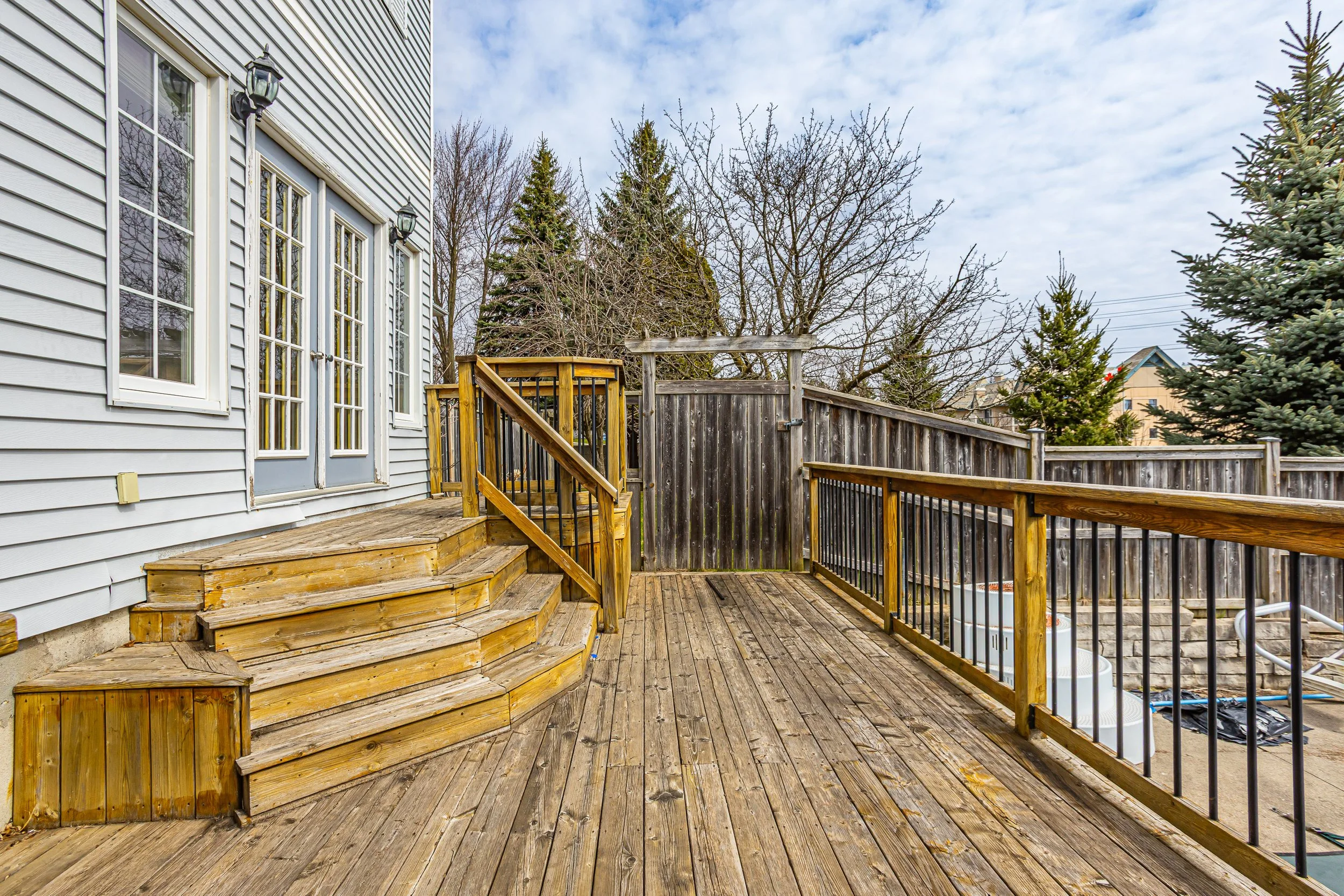 216 Homestead Cres-33.jpg