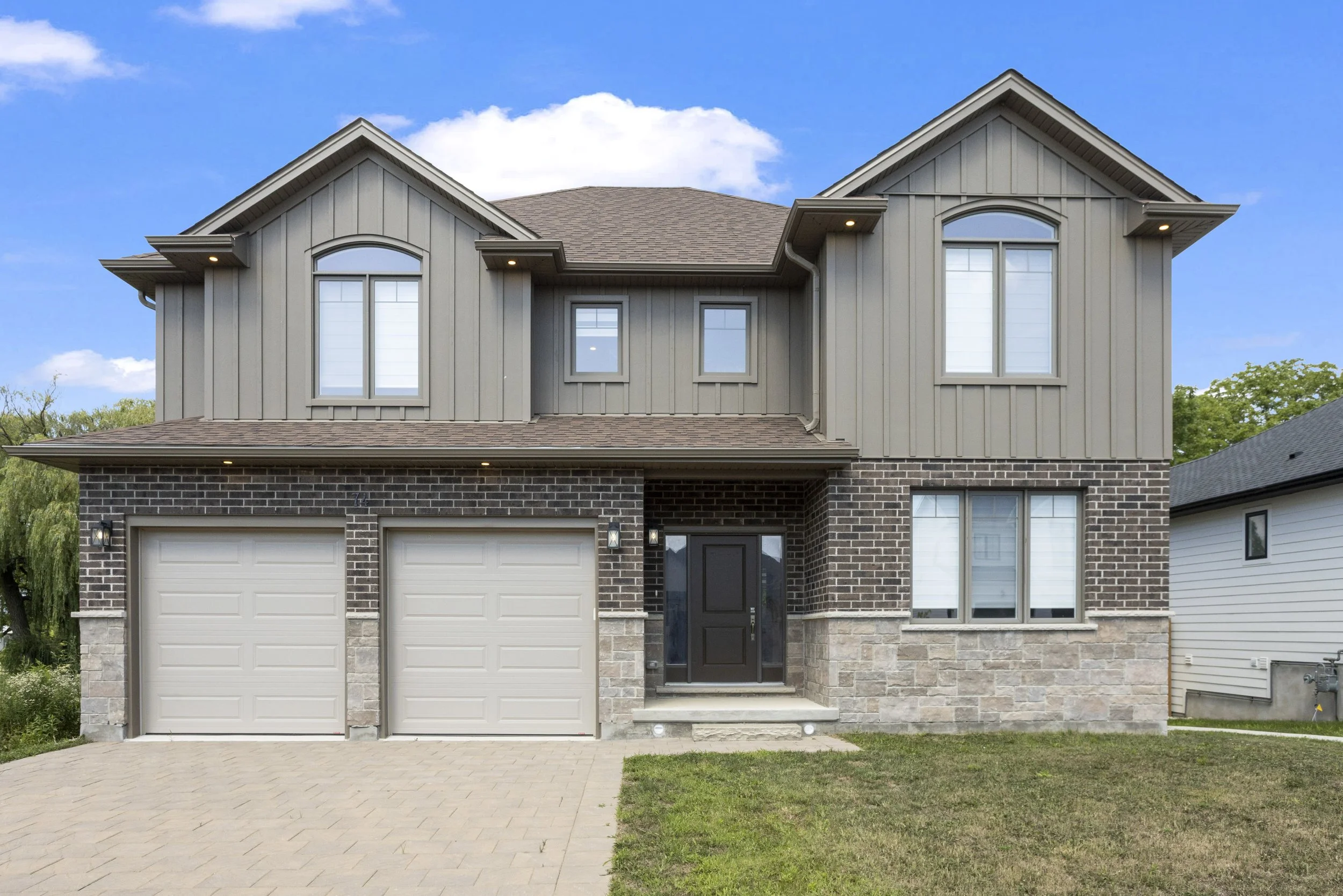 74 Royal Cres -01.JPG