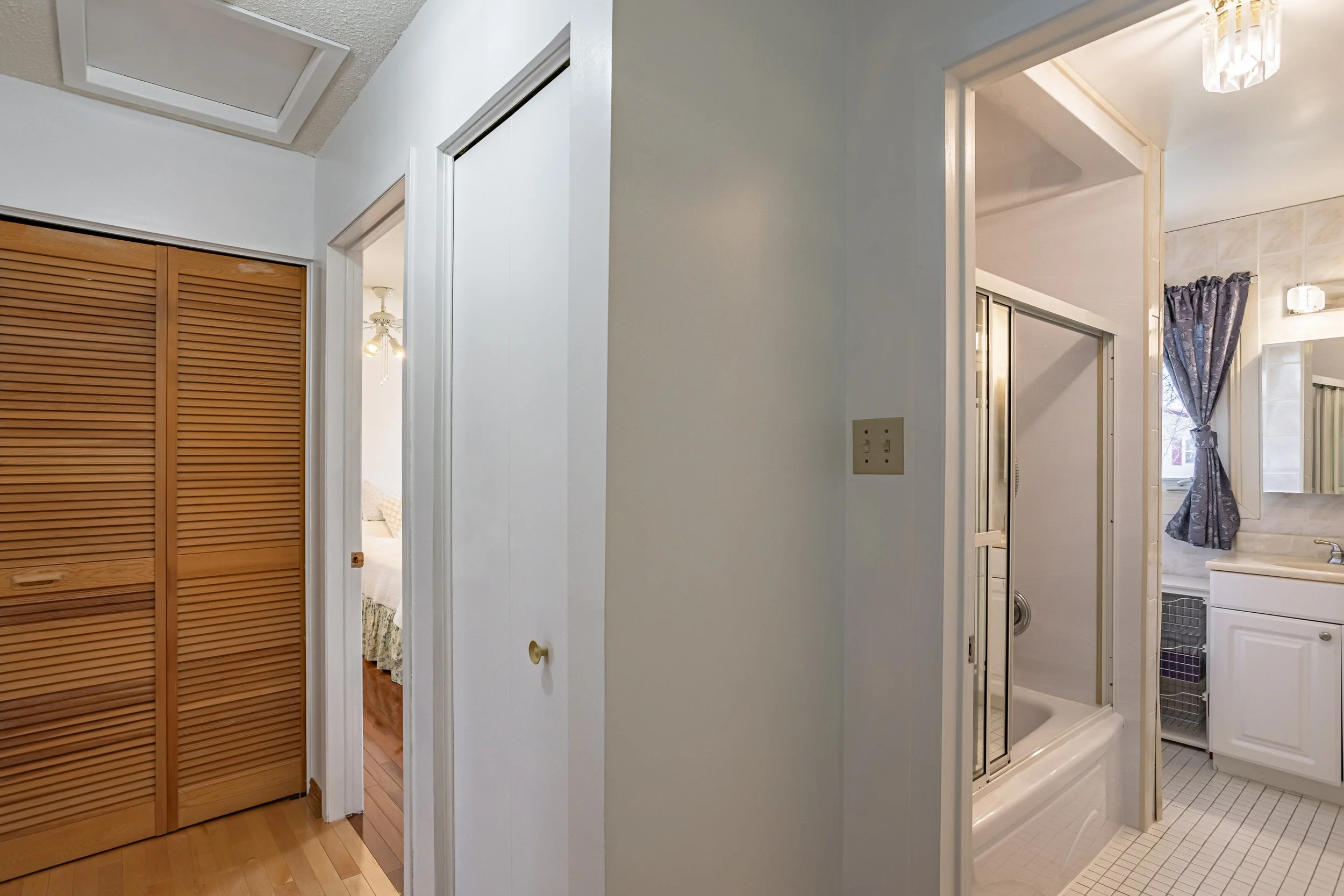 107 Ardsley Cres-17.jpg