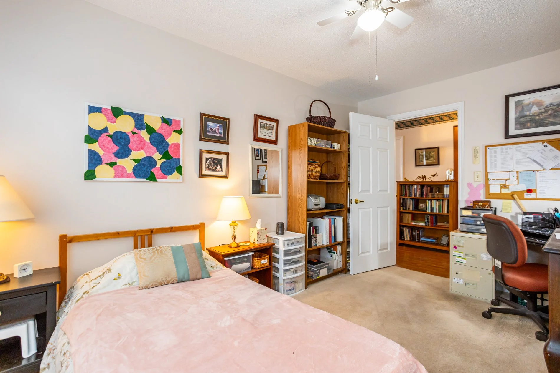 60 Hawkins Cres-18.jpg