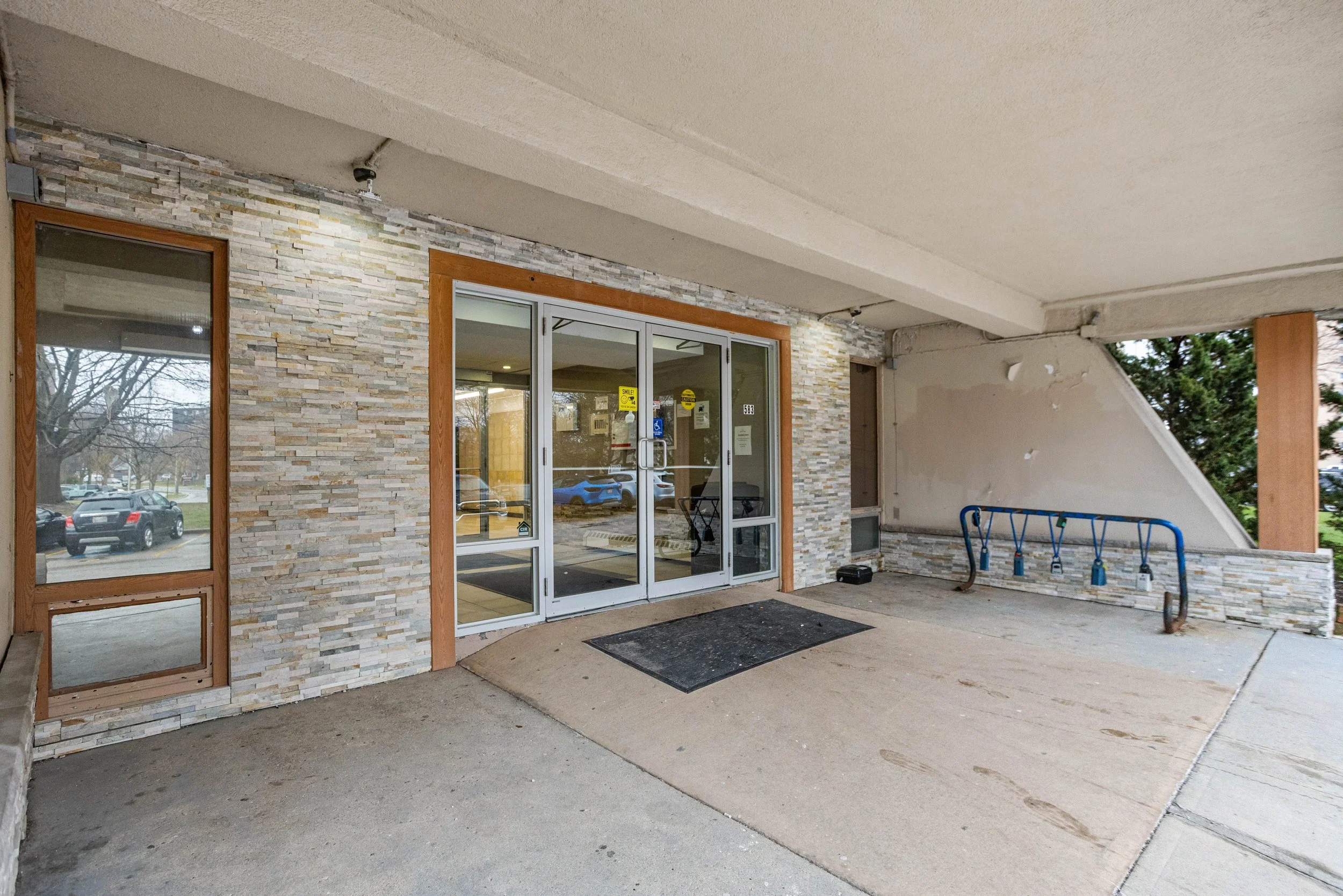 1104 - 583 Mornington Ave -29.JPG