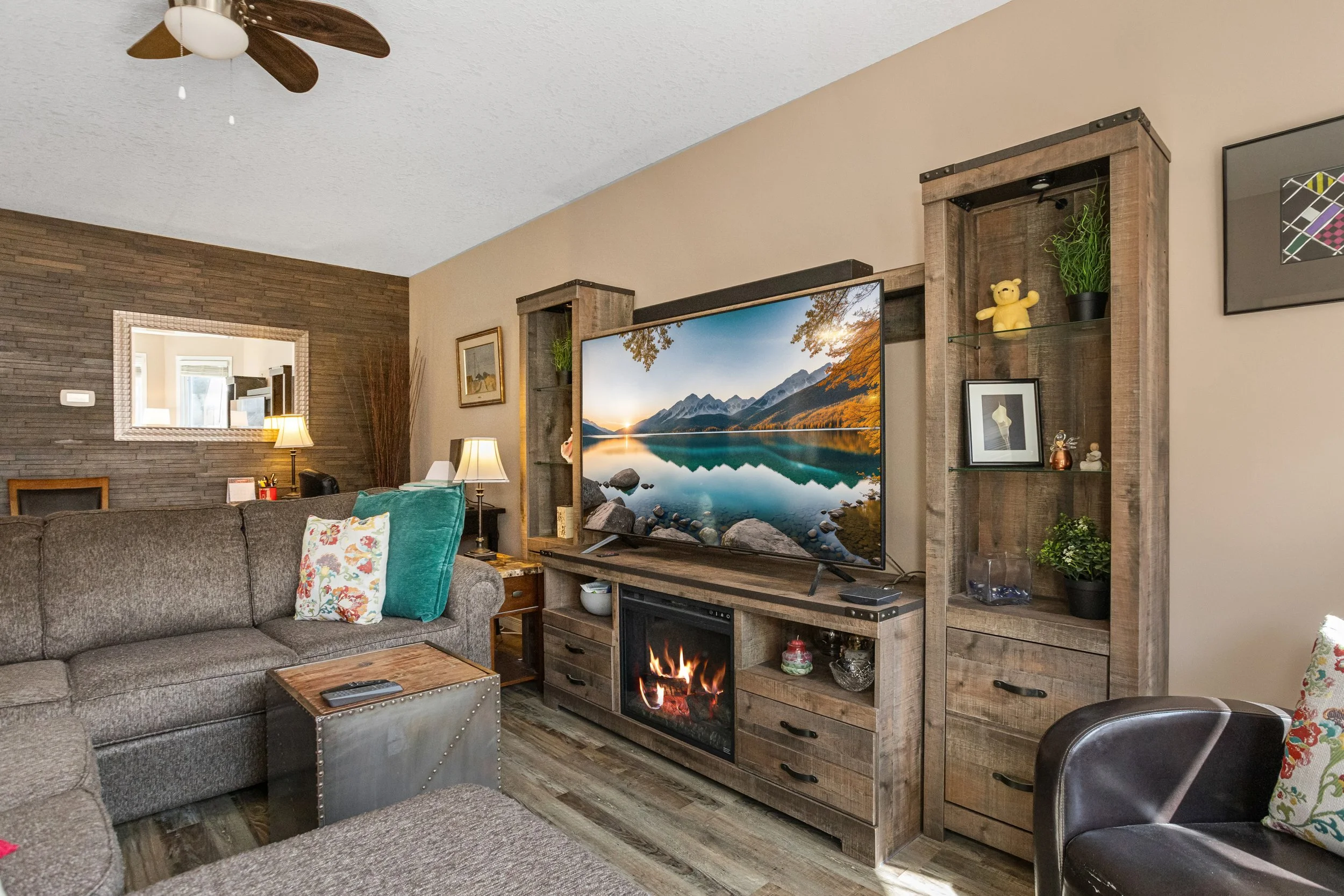 347 Ridgeview Court-12.jpg