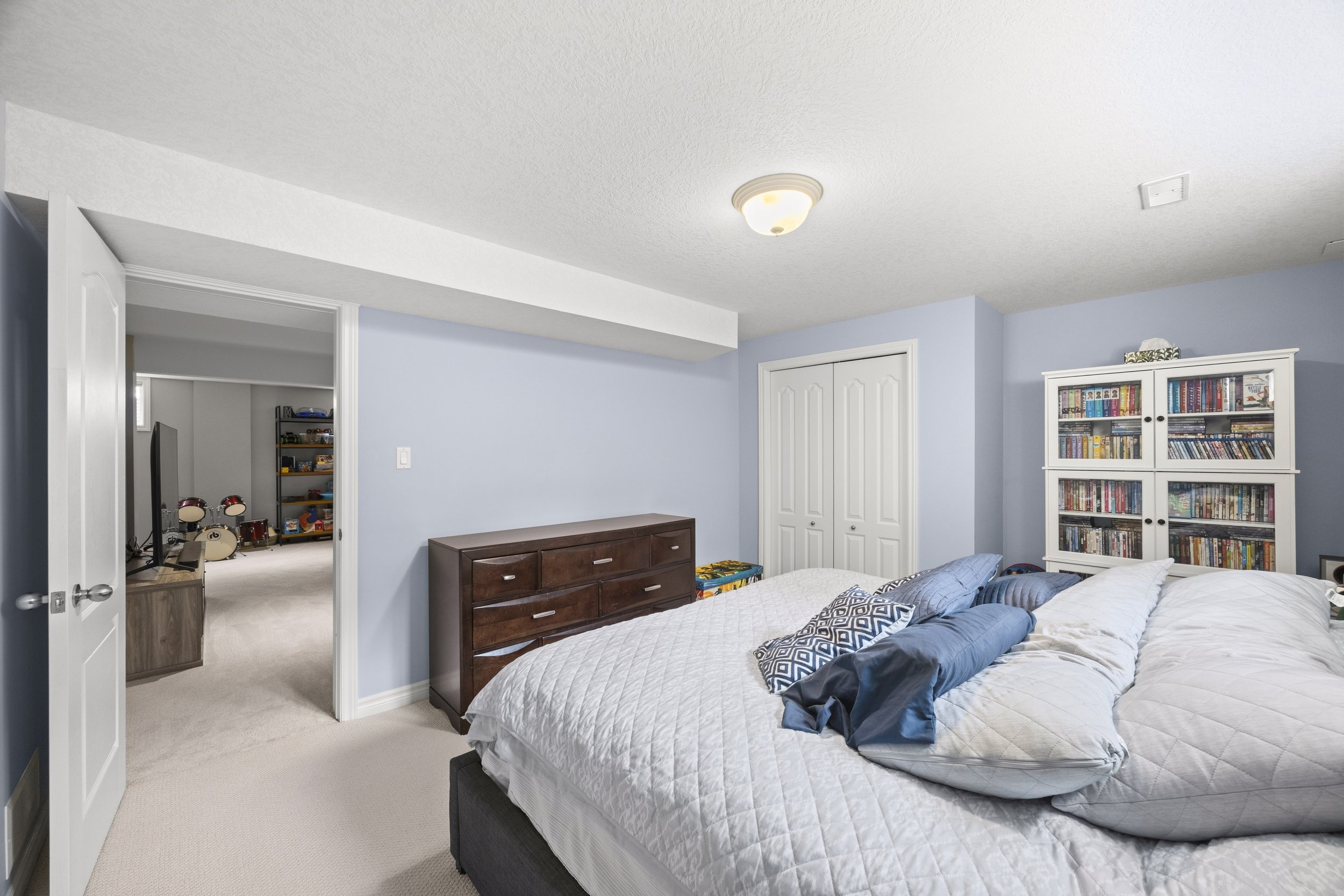 131 Deborah Dr -37.JPG