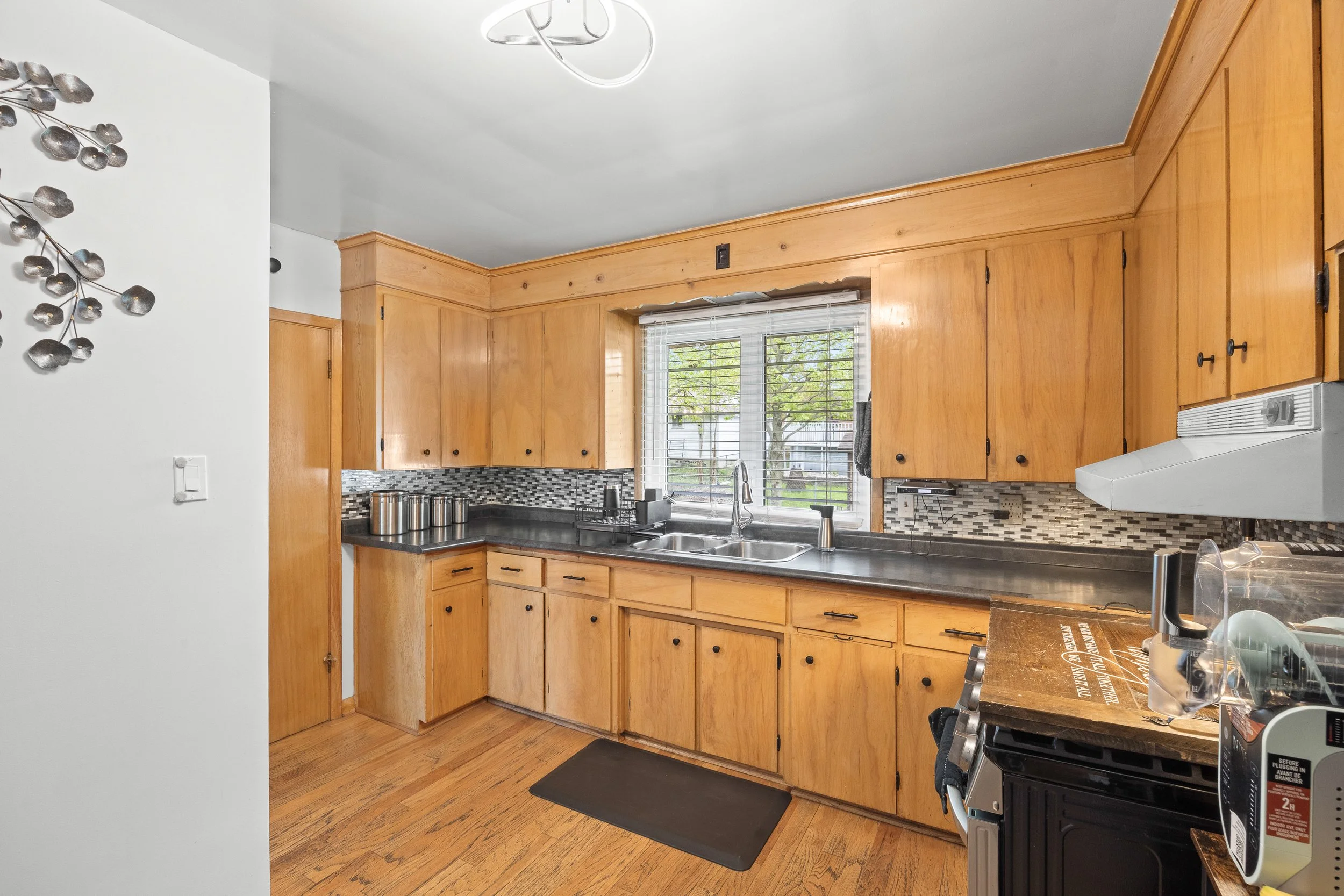58 Centre Cres-11.jpg