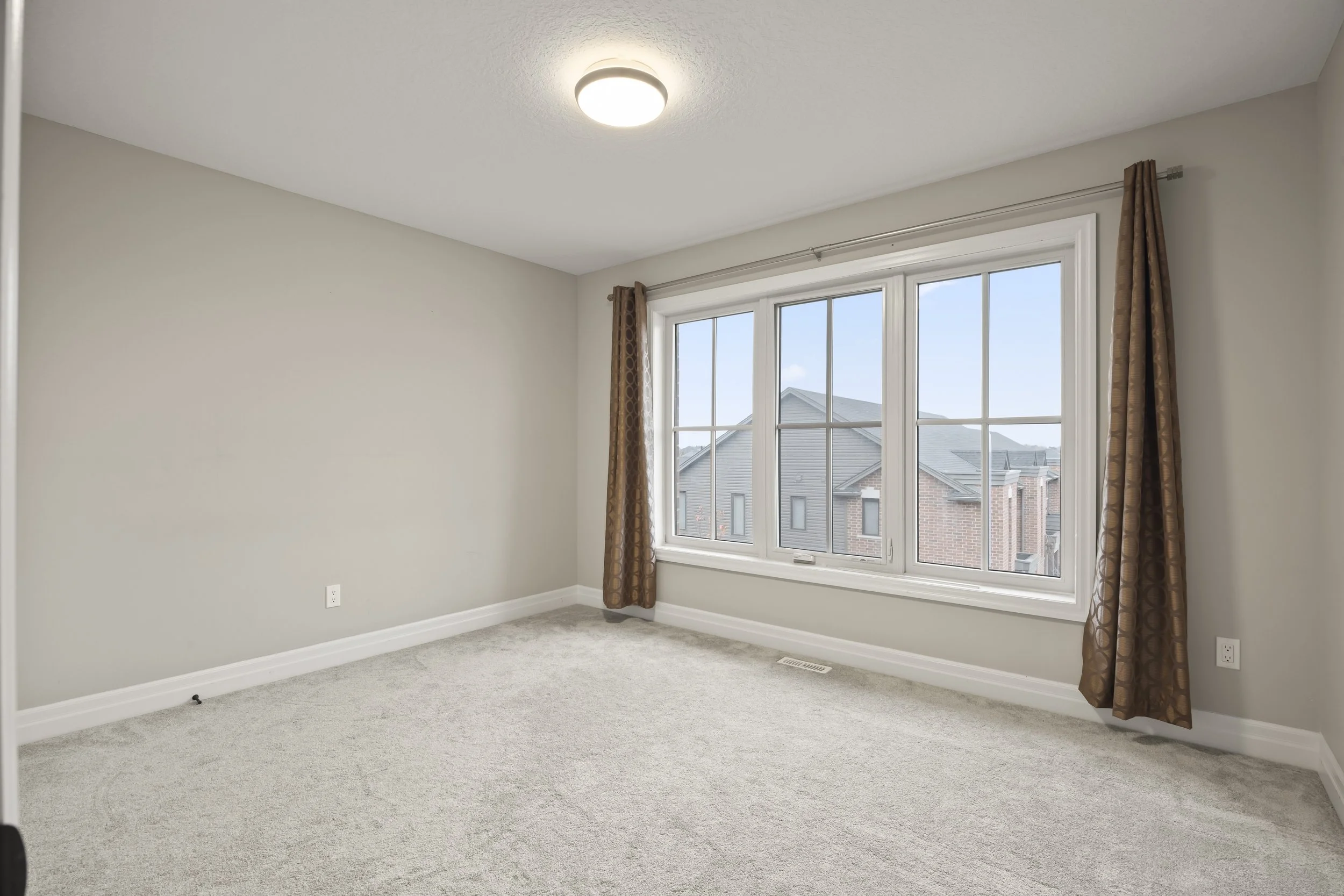 555 Sunningdale Rd E -32.JPG