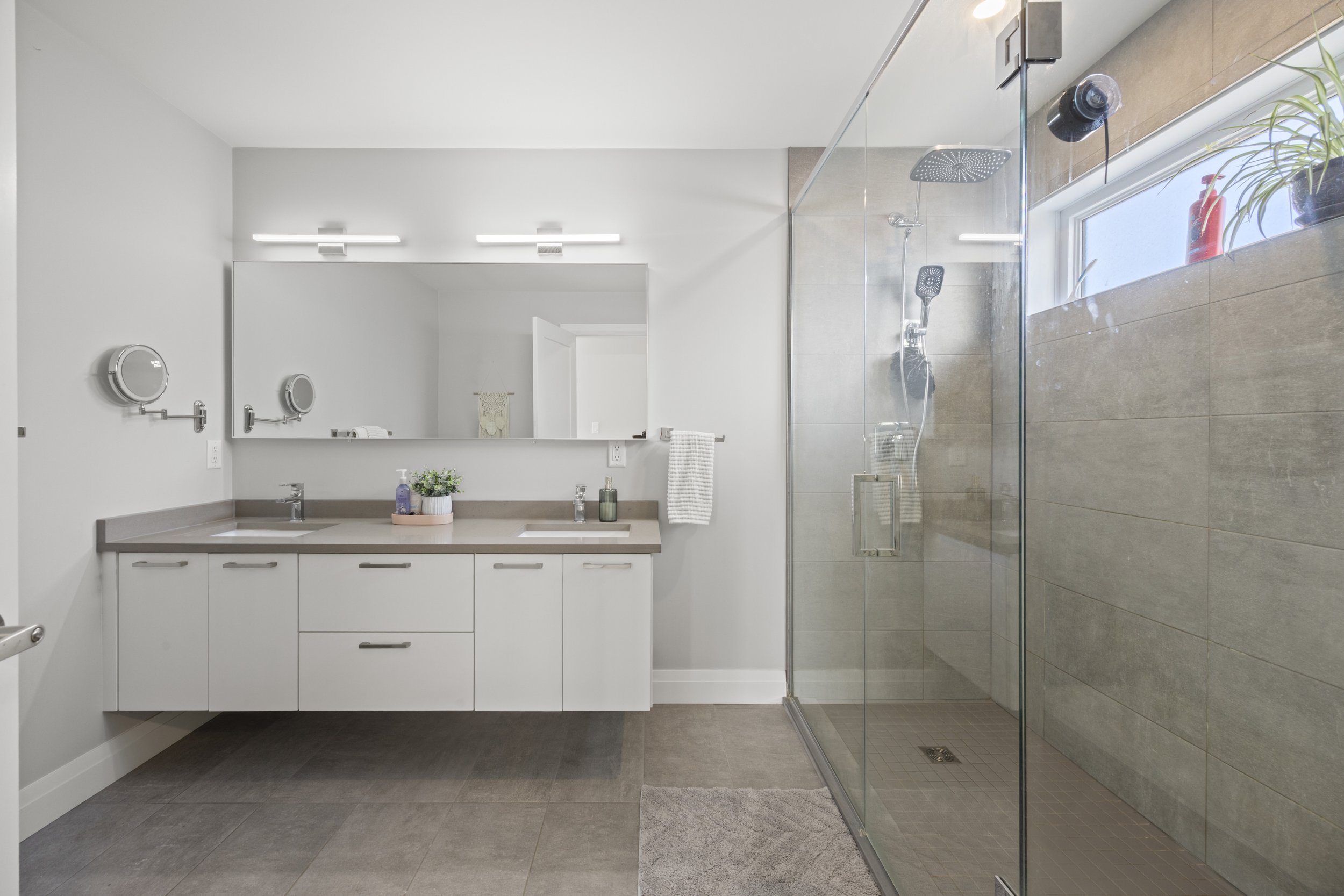 1-176 King St -28.JPG