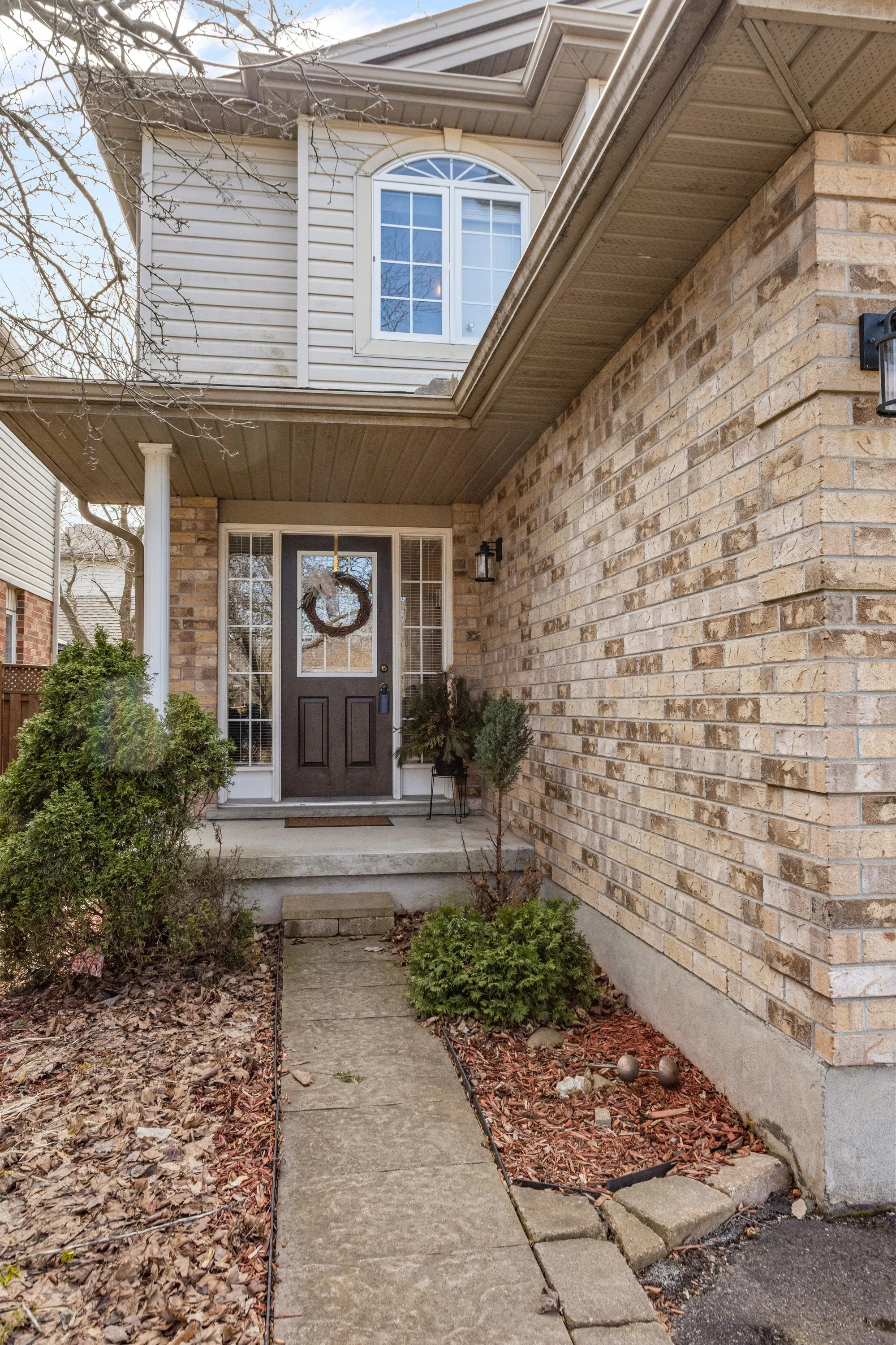 347 Ridgeview Court-4.jpg