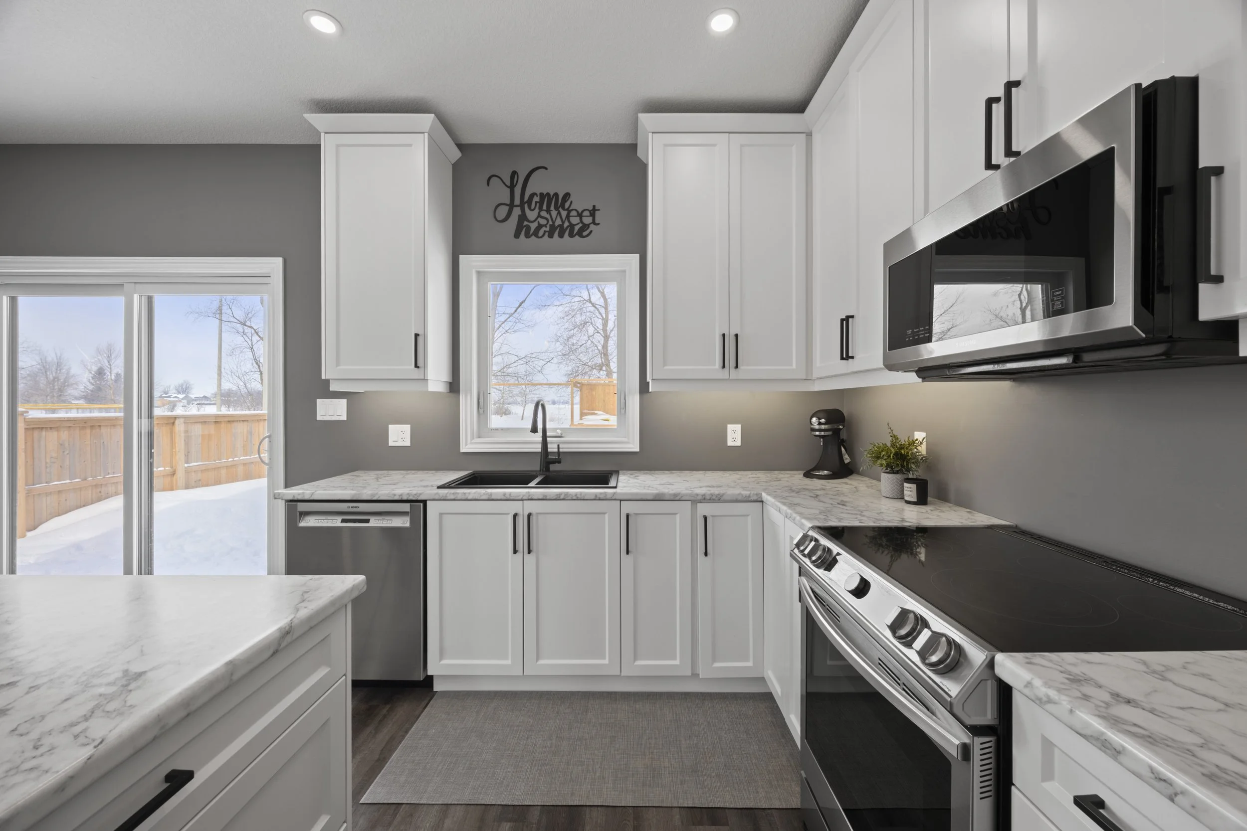 21 Middle St -16.JPG