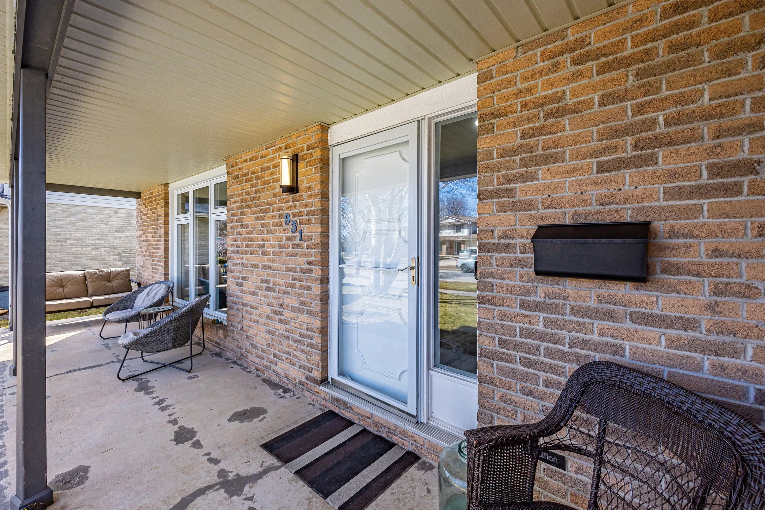 931 Farnham Rd -06.jpg