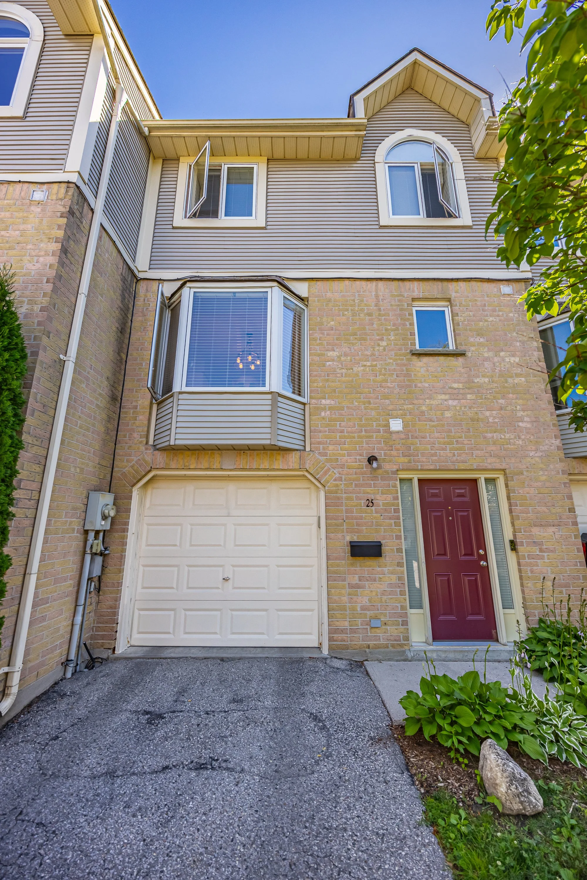 25-9 Ailsa Place-3.jpg