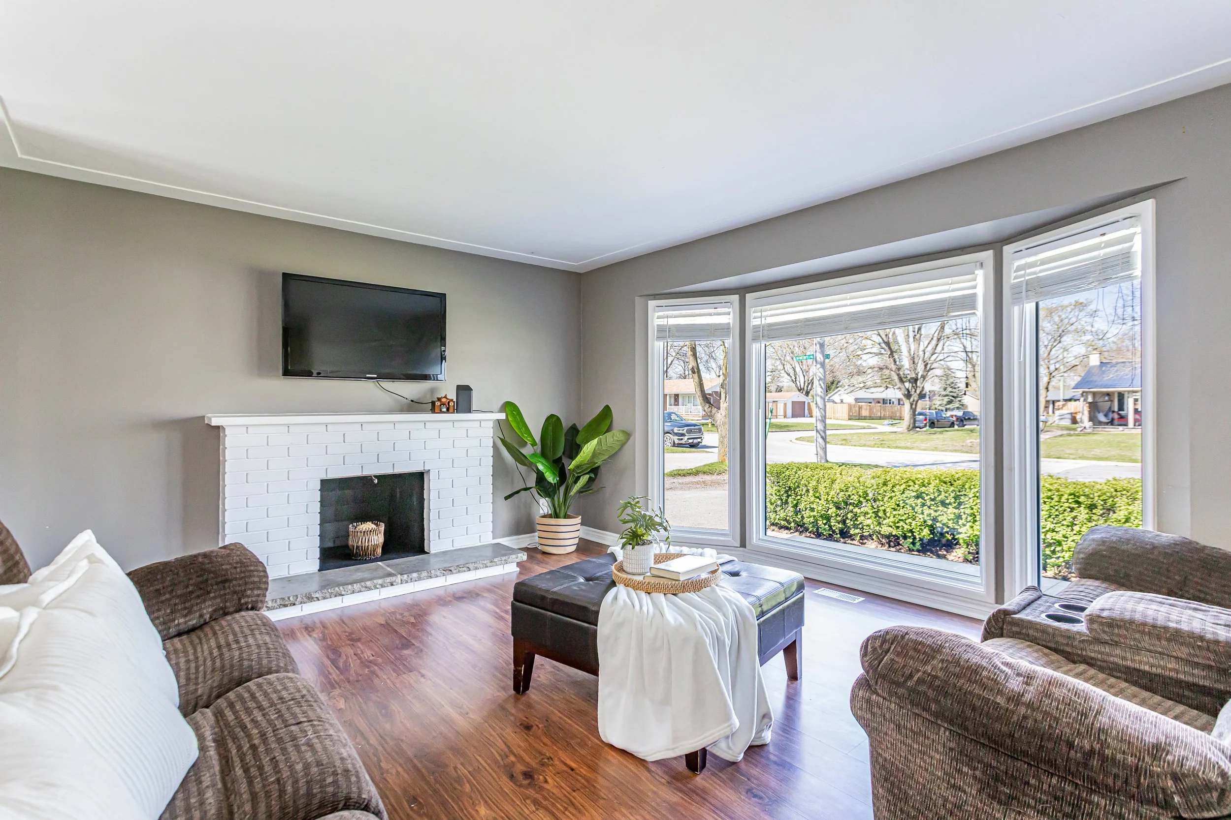 11 Monteray Cres-8.jpg