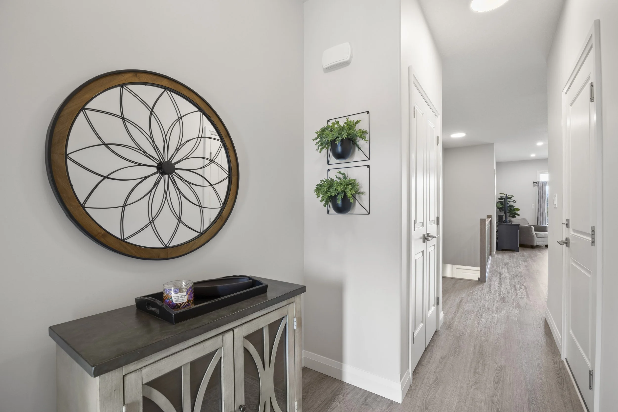 100 Rowe Ave -08.JPG