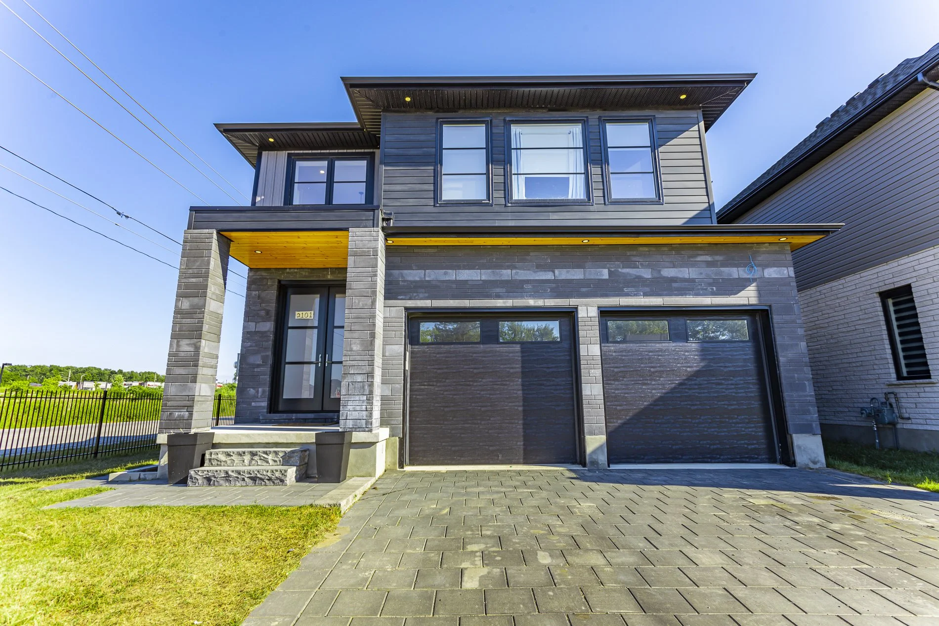 2102 Linkway Blvd_04.jpg