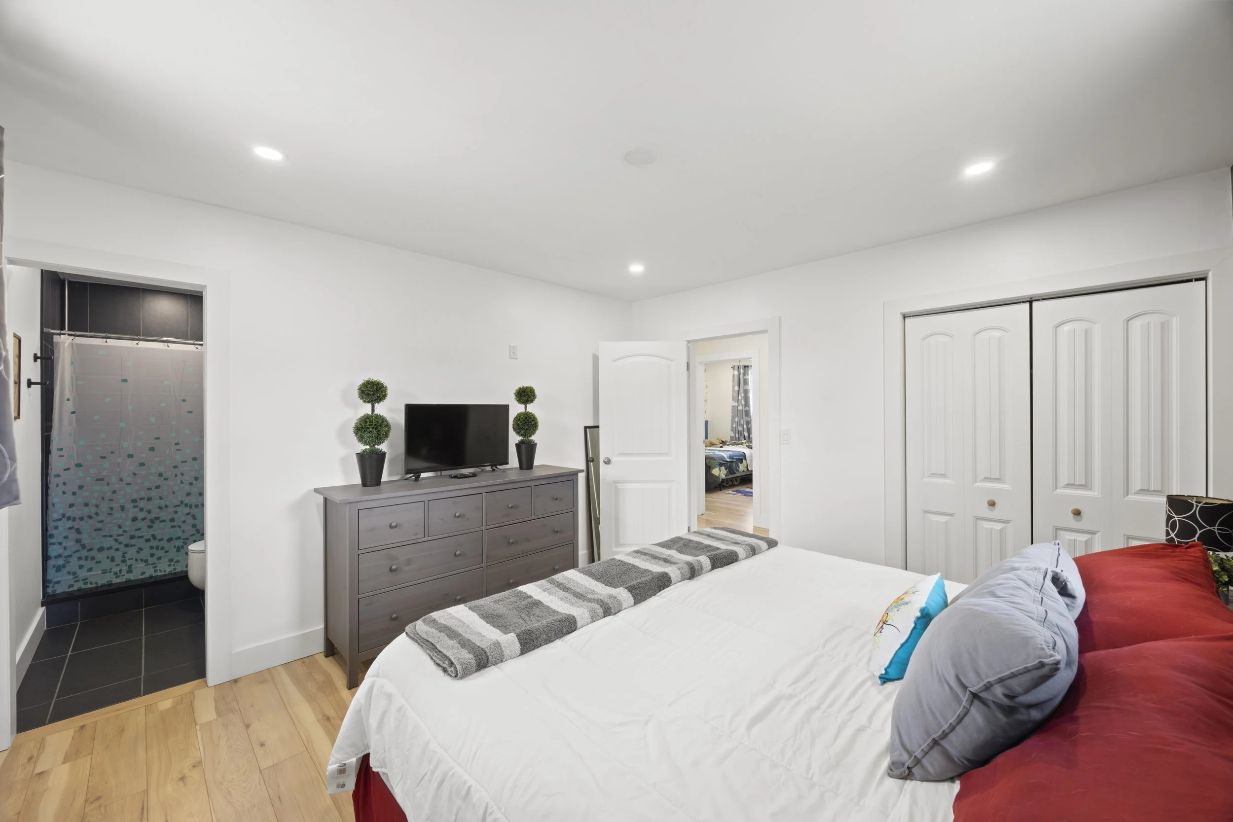 167 Mcleod St -25.JPG