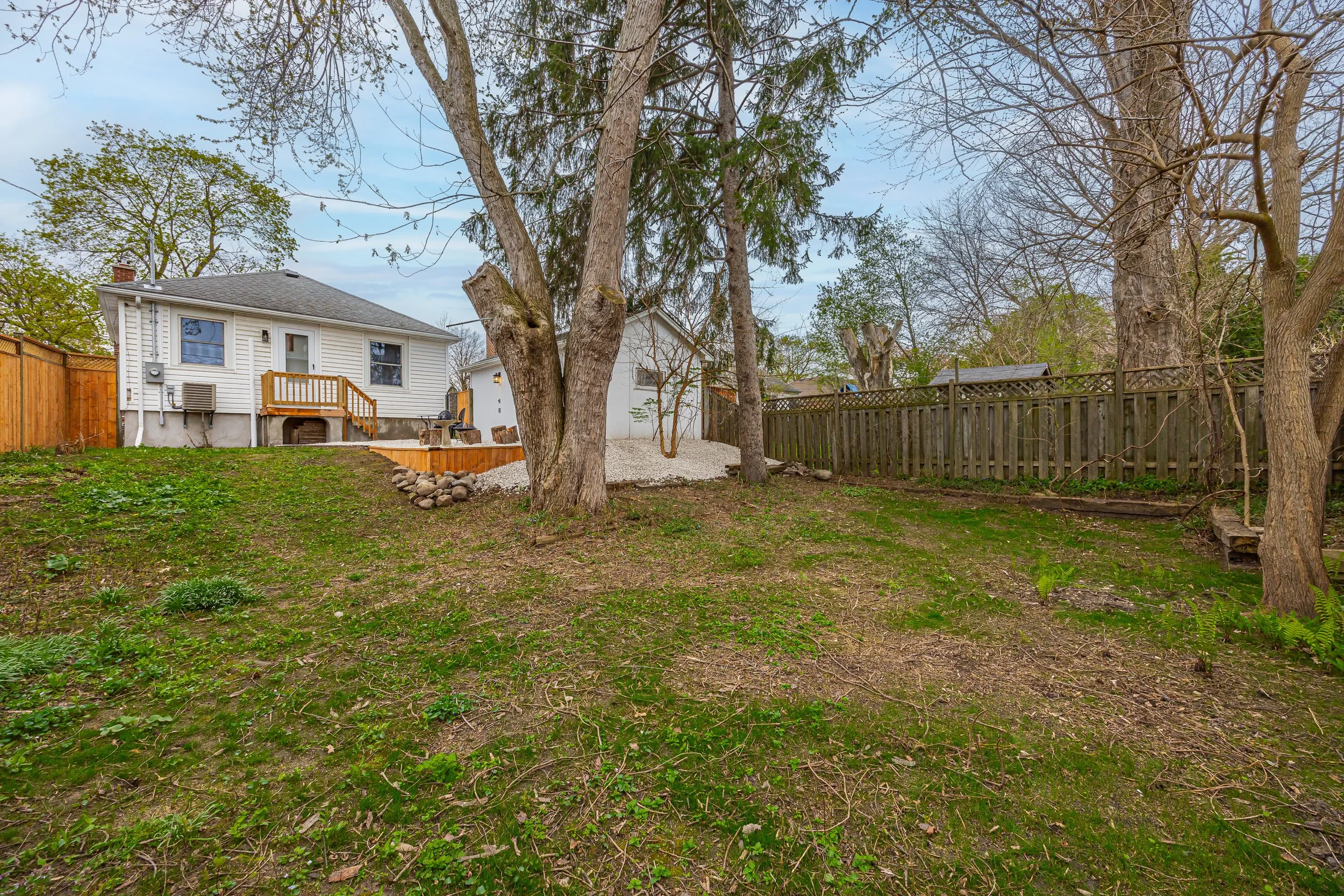 1326 Brydges St -39.jpg
