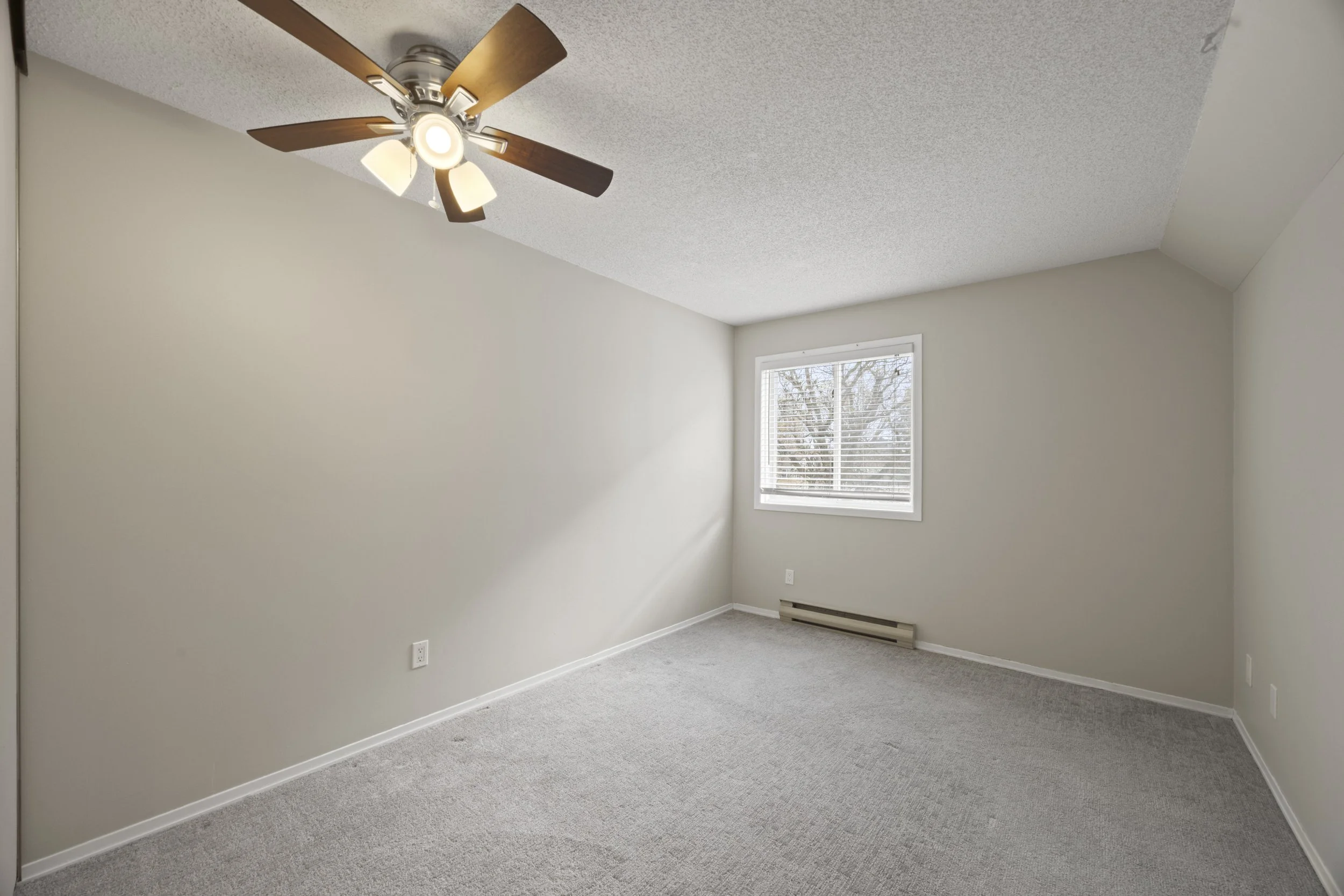 208 - 2228 Trafalgar St -23.JPG