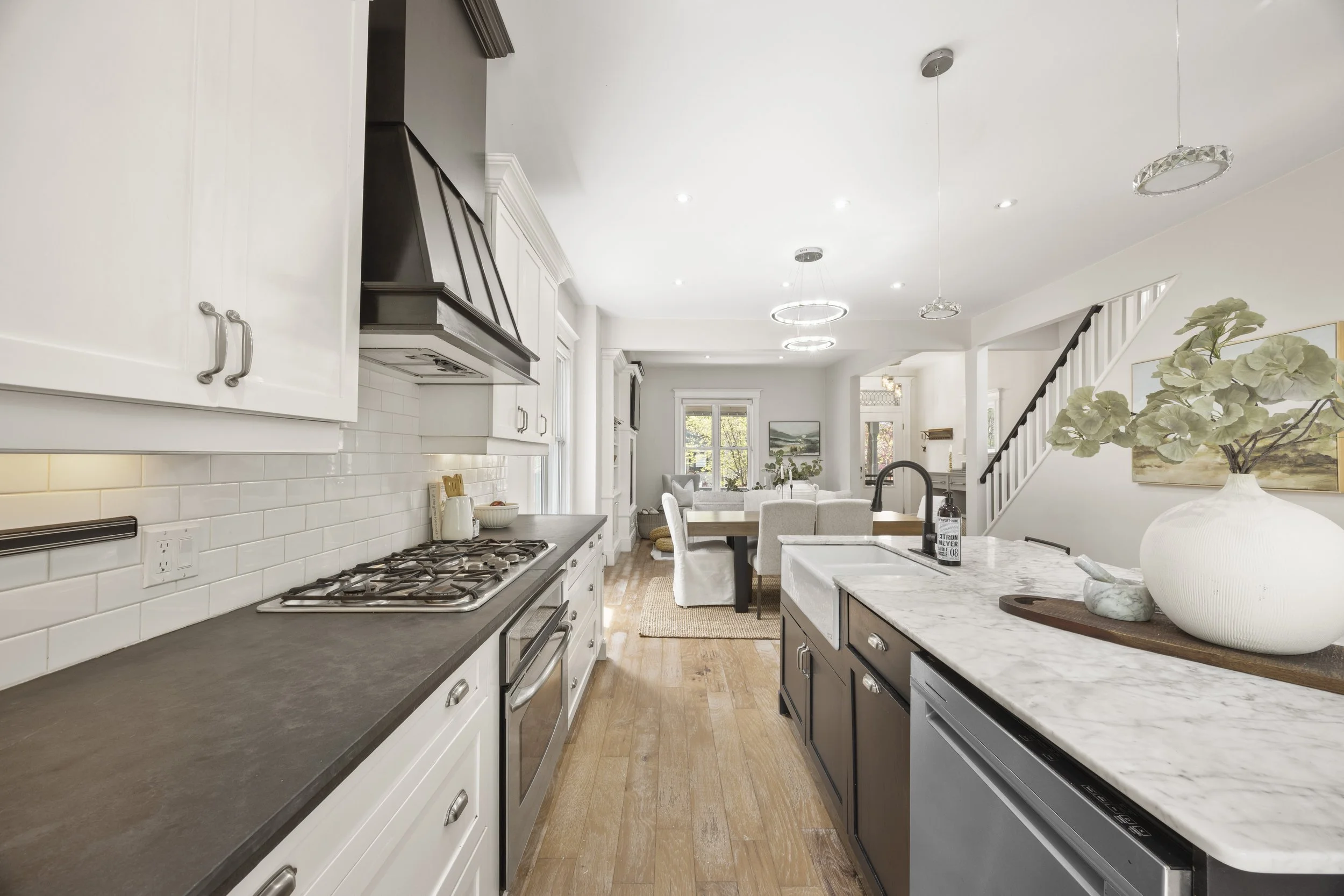 28 Renwick Ave -19.JPG