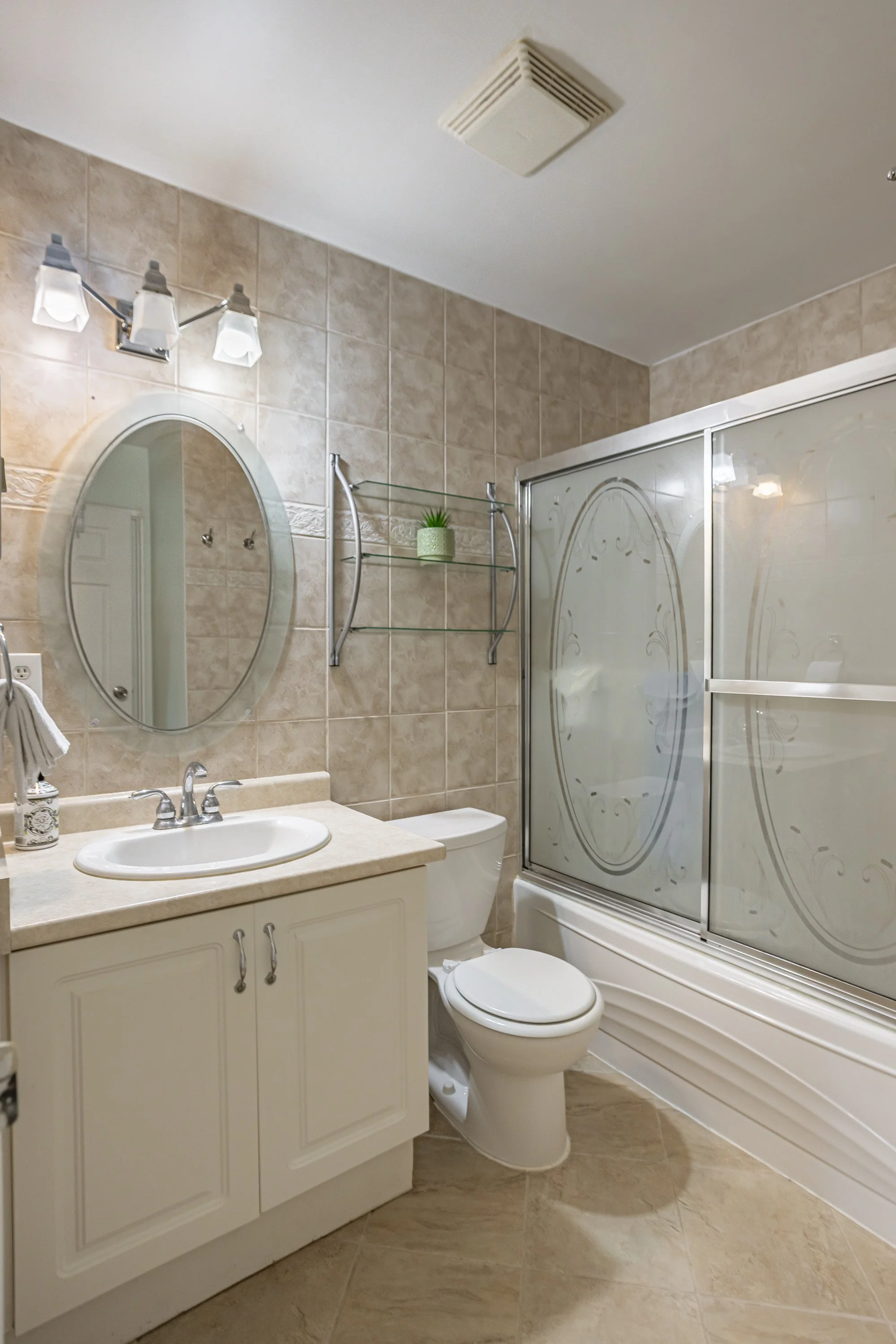 306-1590 Ernest Ave-21.jpg