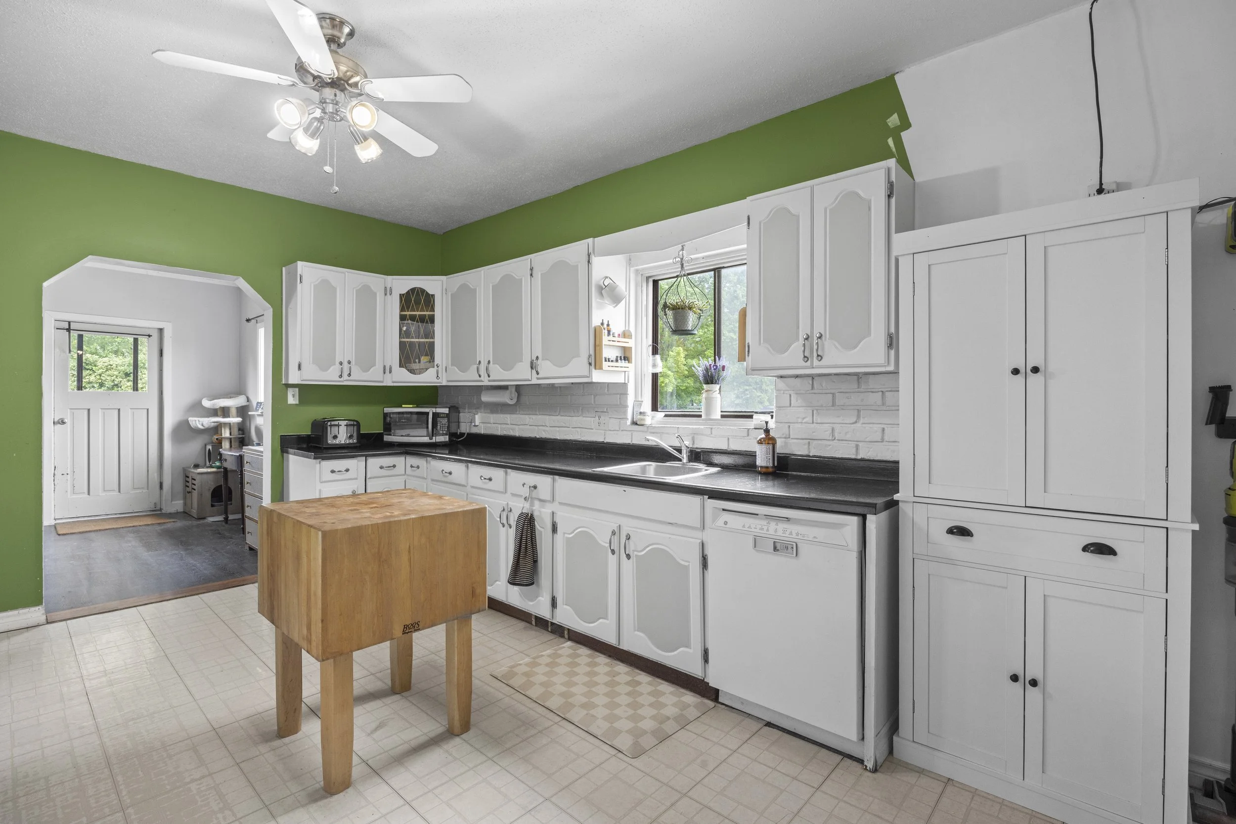 258 Upper Queen St -36.JPG