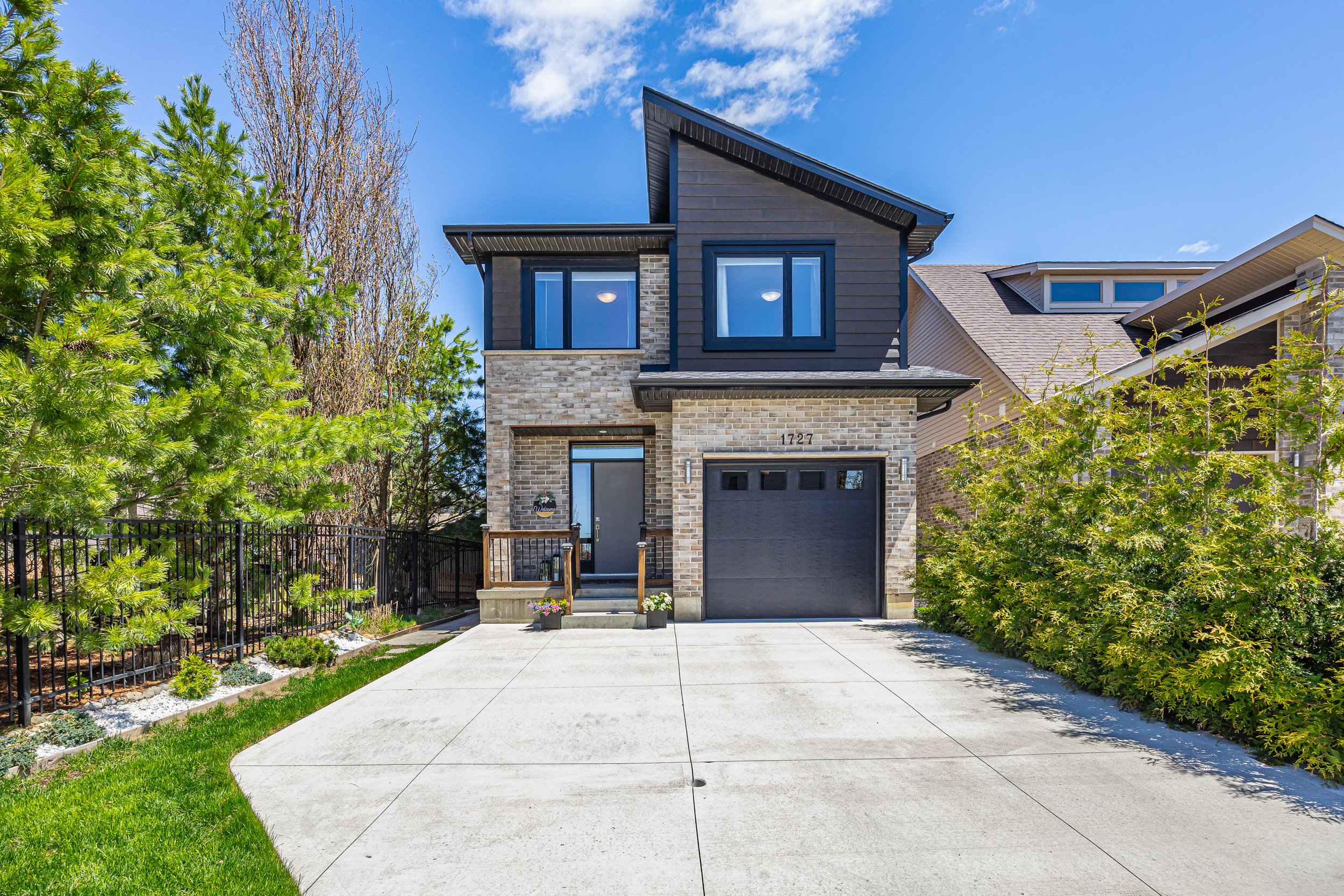 1727 Valhalla St -02.jpg