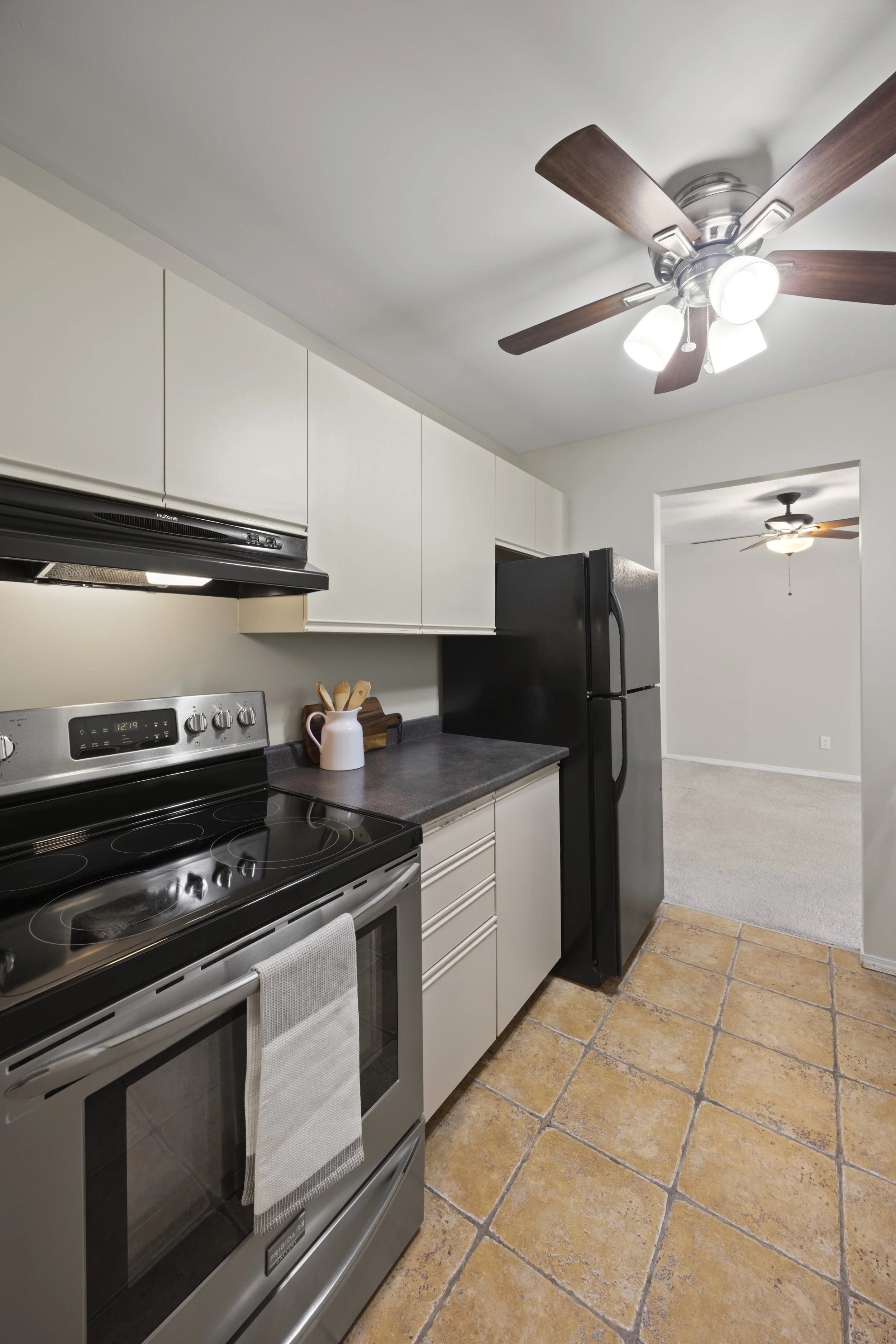 208 - 2228 Trafalgar St -06.JPG