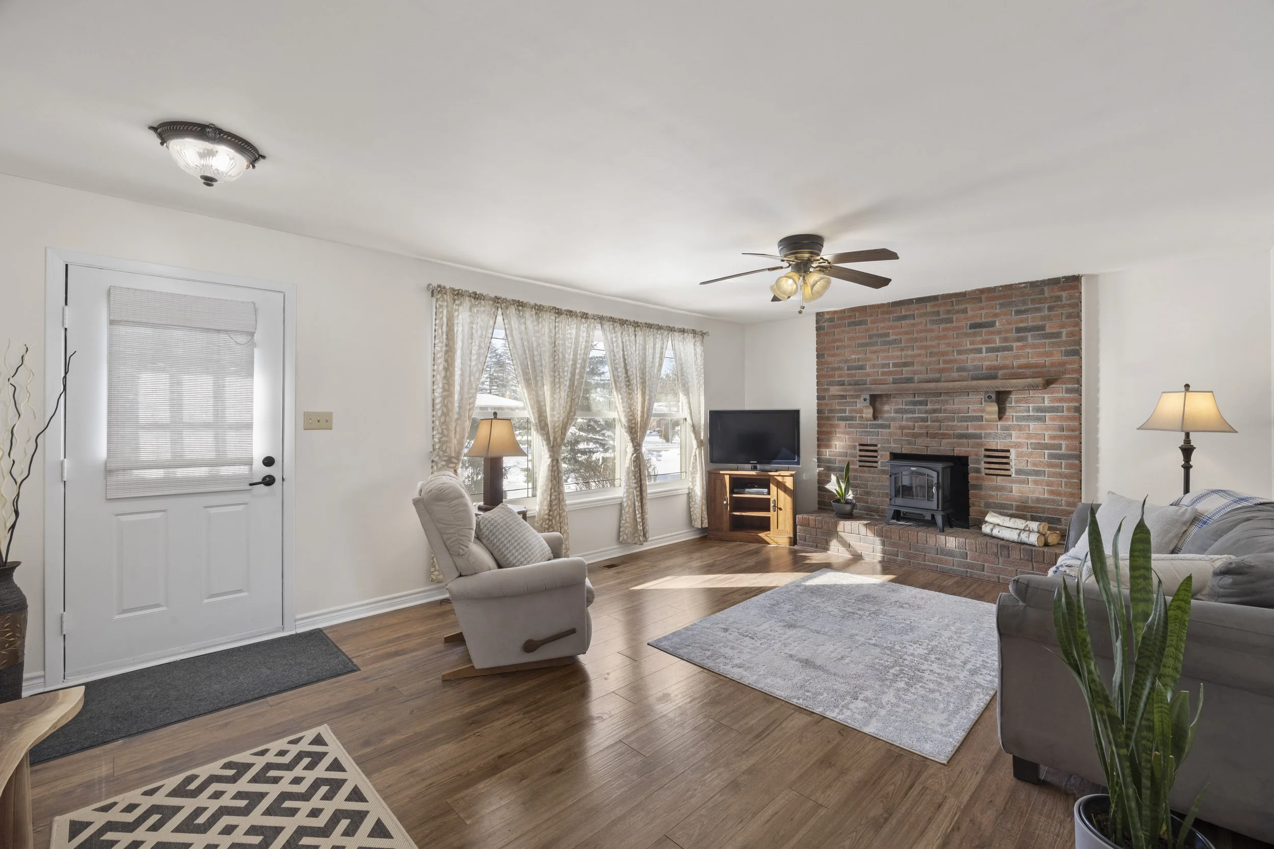 8 East Williams St -07.JPG